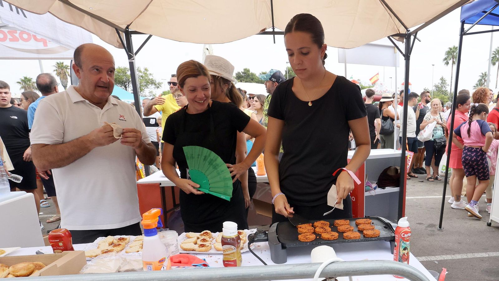 Así fue la salida de la Vuelta España desde Carrefour Sur en Jerez