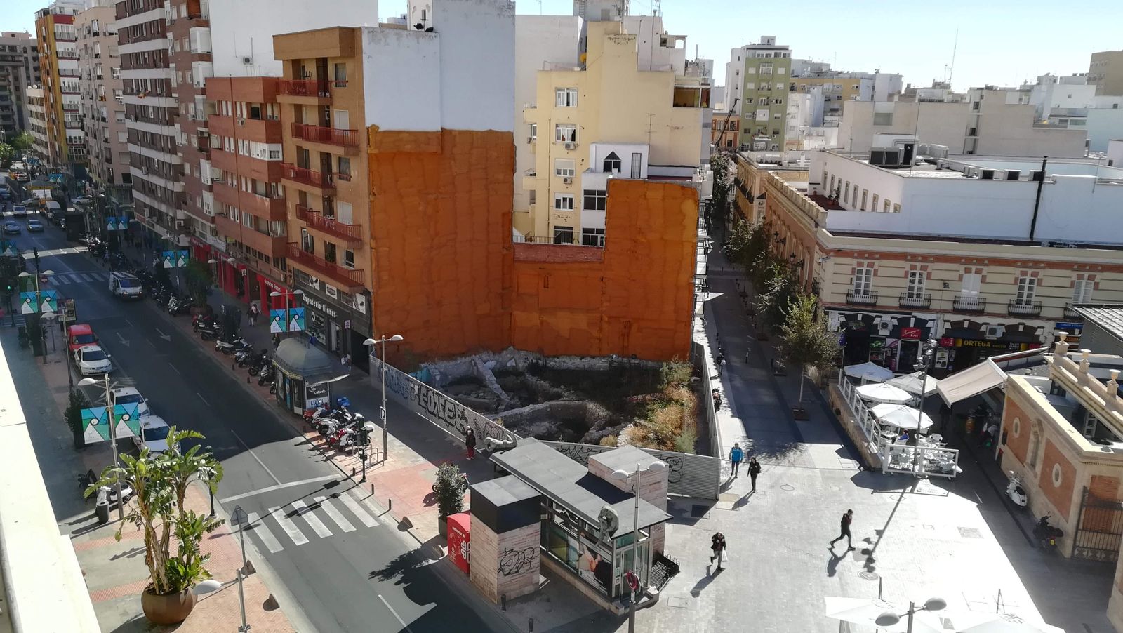 Parcela de Cruz Roja en Obispo Orberá, esquina García Alix.