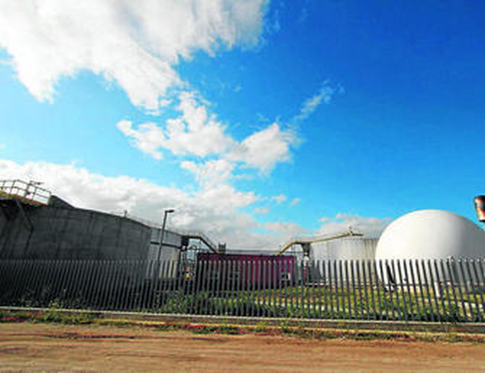 Fotografía tomada ayer de la Estación Depuradora de Aguas Residuales (EDAR) de Algeciras.