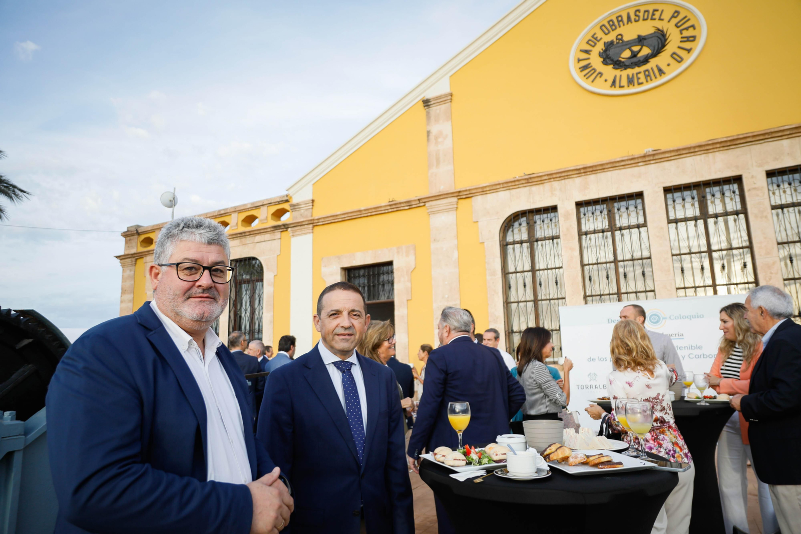 Imágenes del desayuno informativo