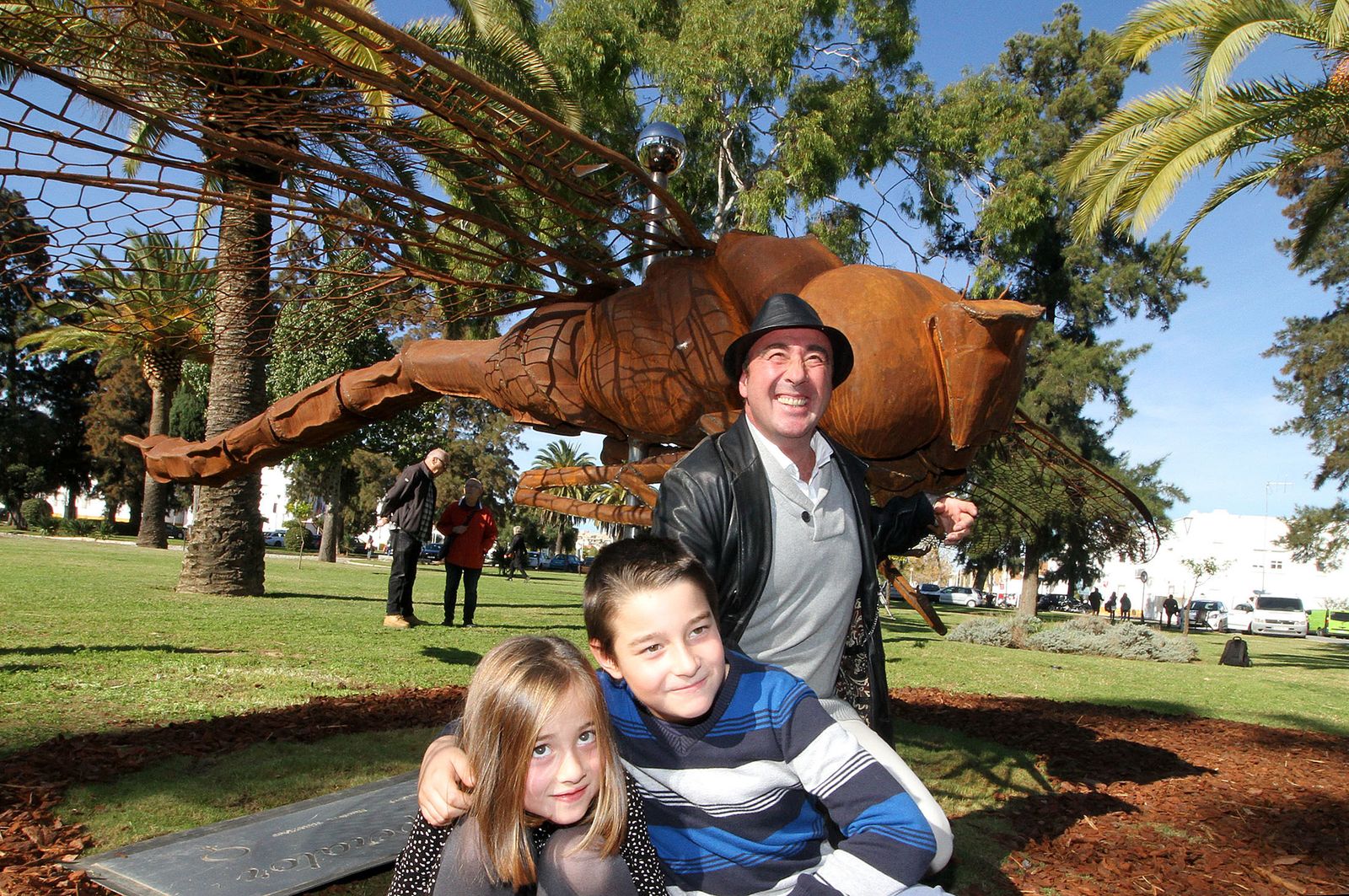 Inauguración de la escultura del artista onubense Víctor Pulido 'Imago', en imágenes
