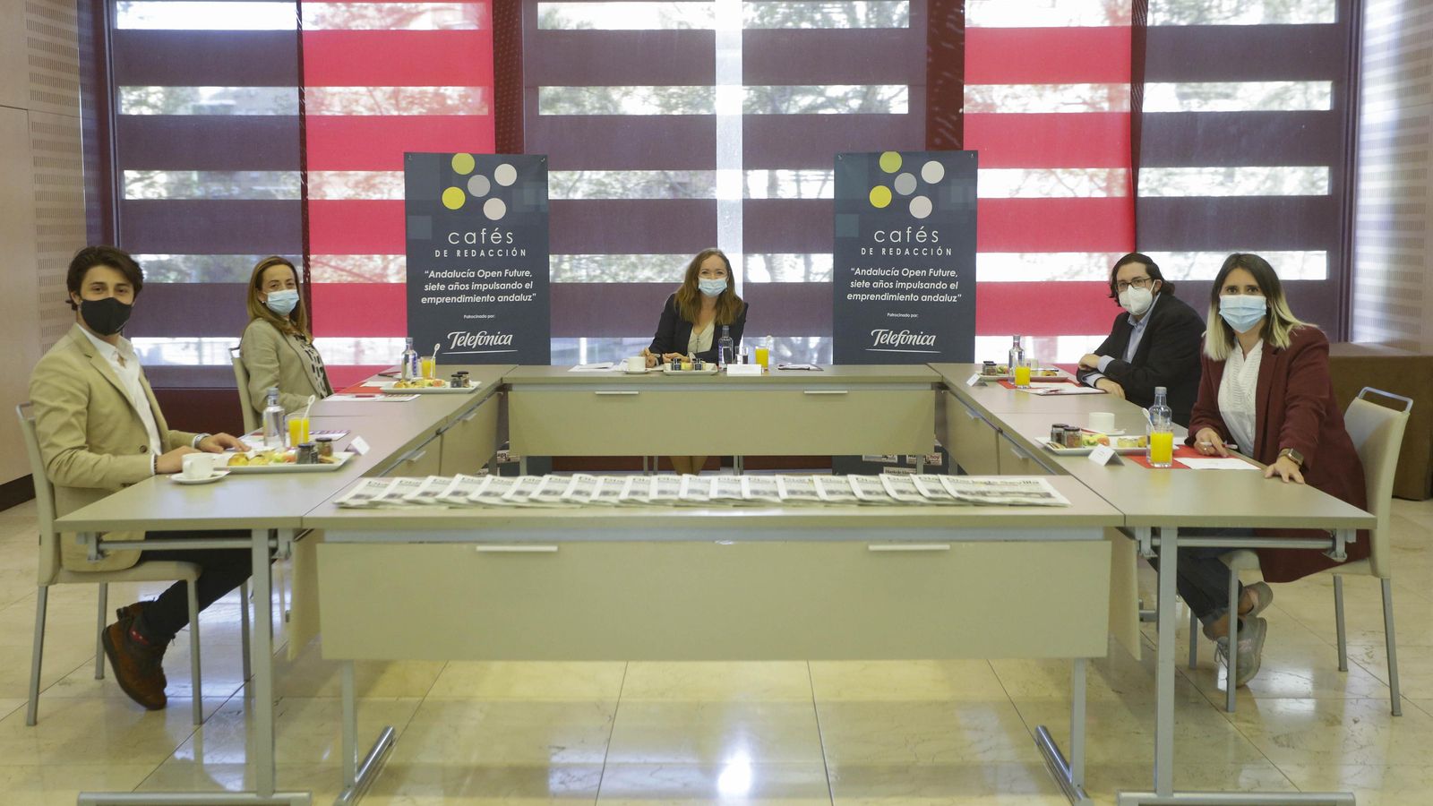 Un momento del café de redacción.