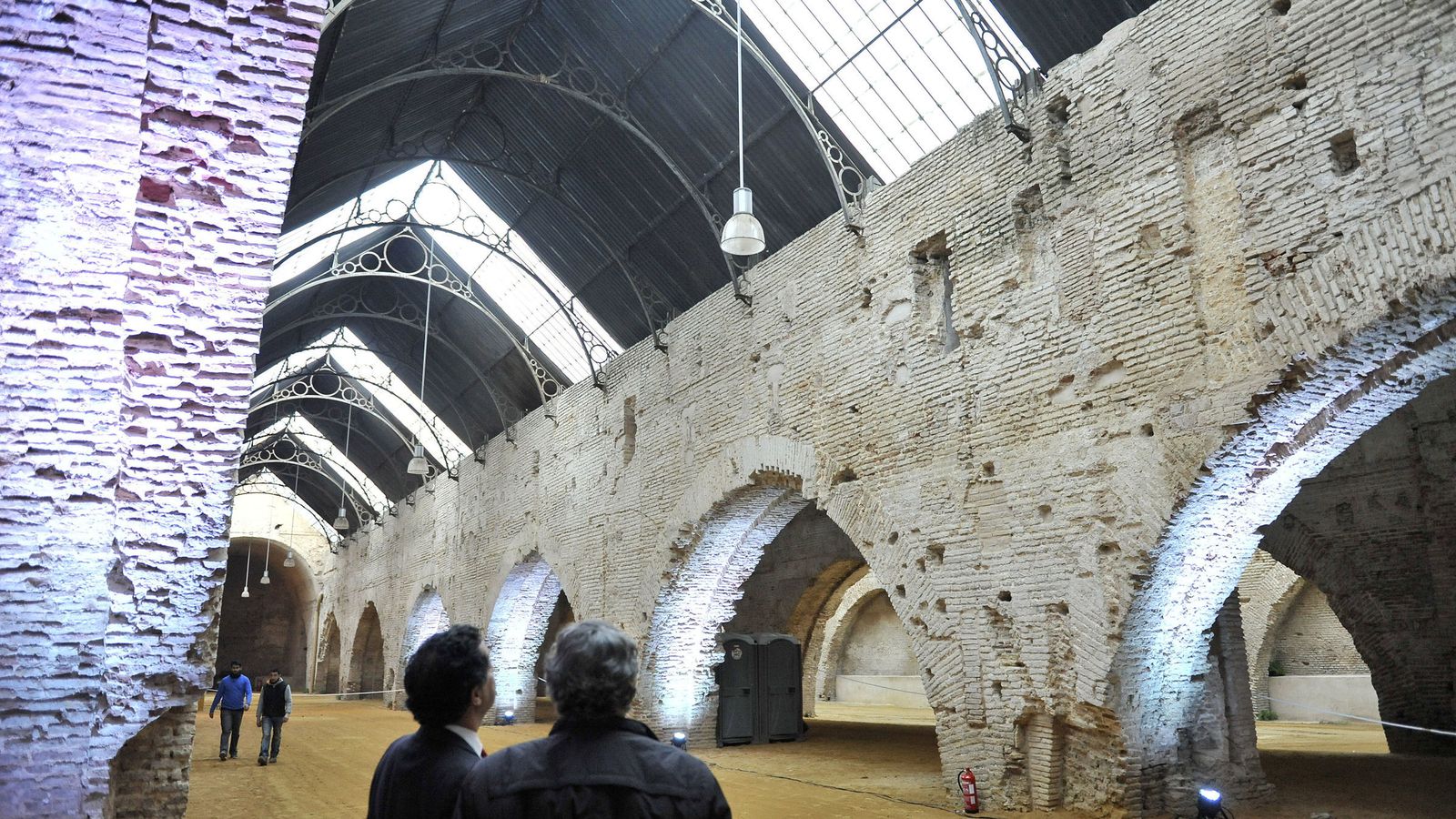 Interior de las Atarazanas de Sevilla.