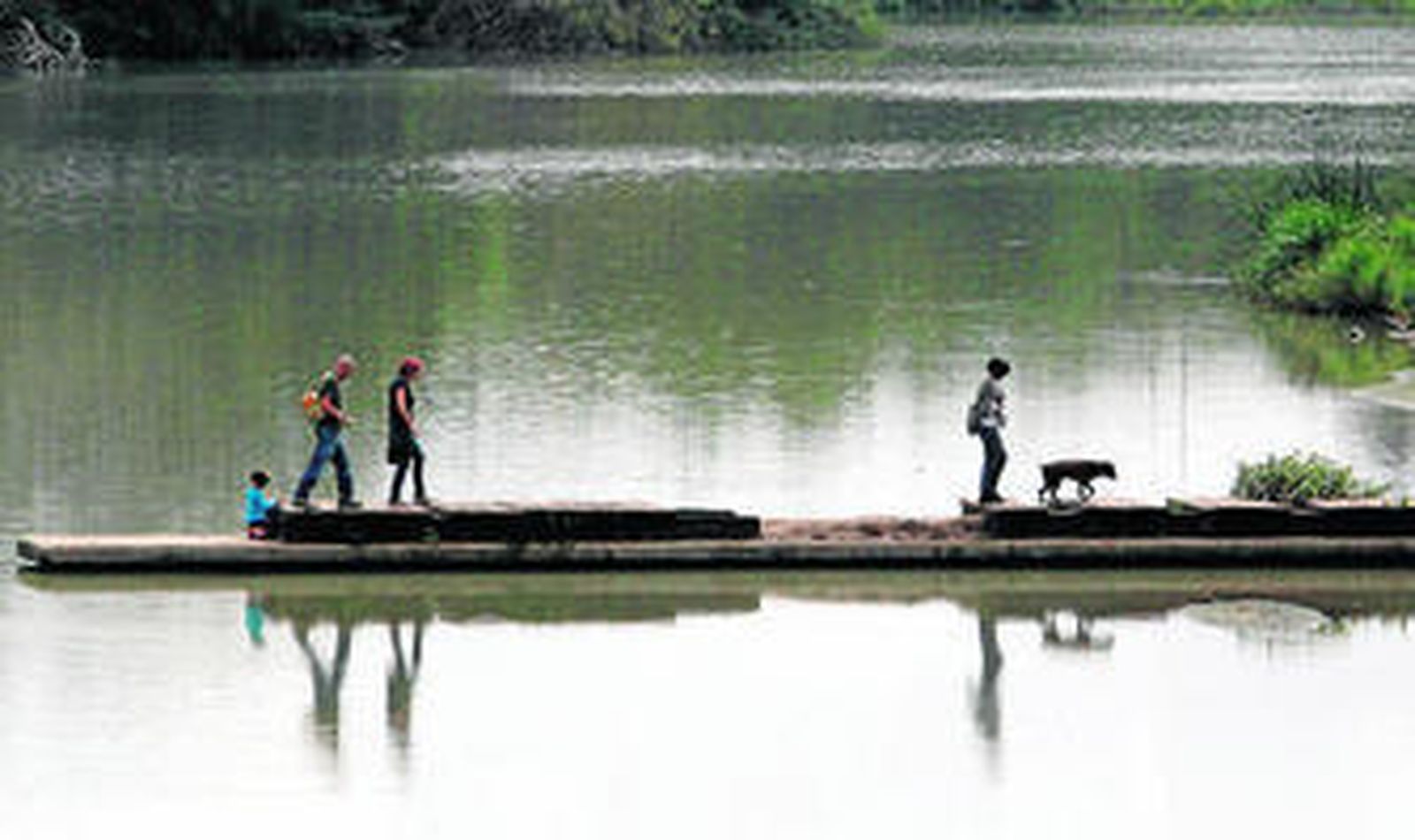 Un embarcadero en el río Guadalquivie en Córdoba.