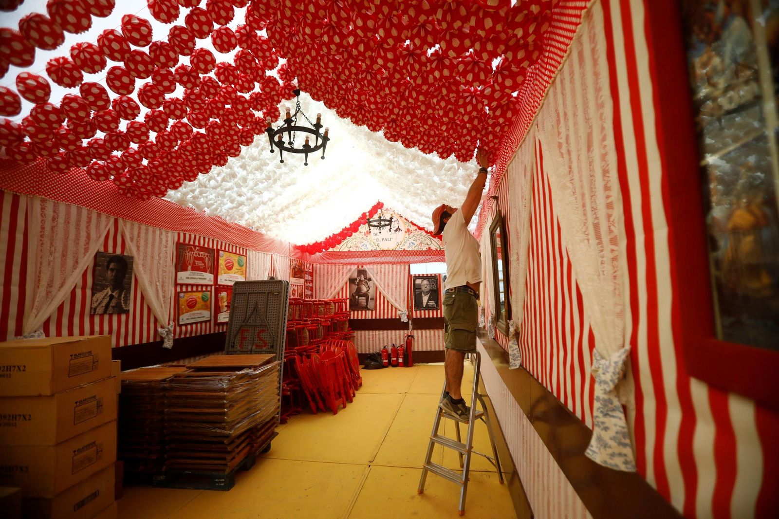 Los últimos retoques de la Feria, lista para acoger a los cordobeses