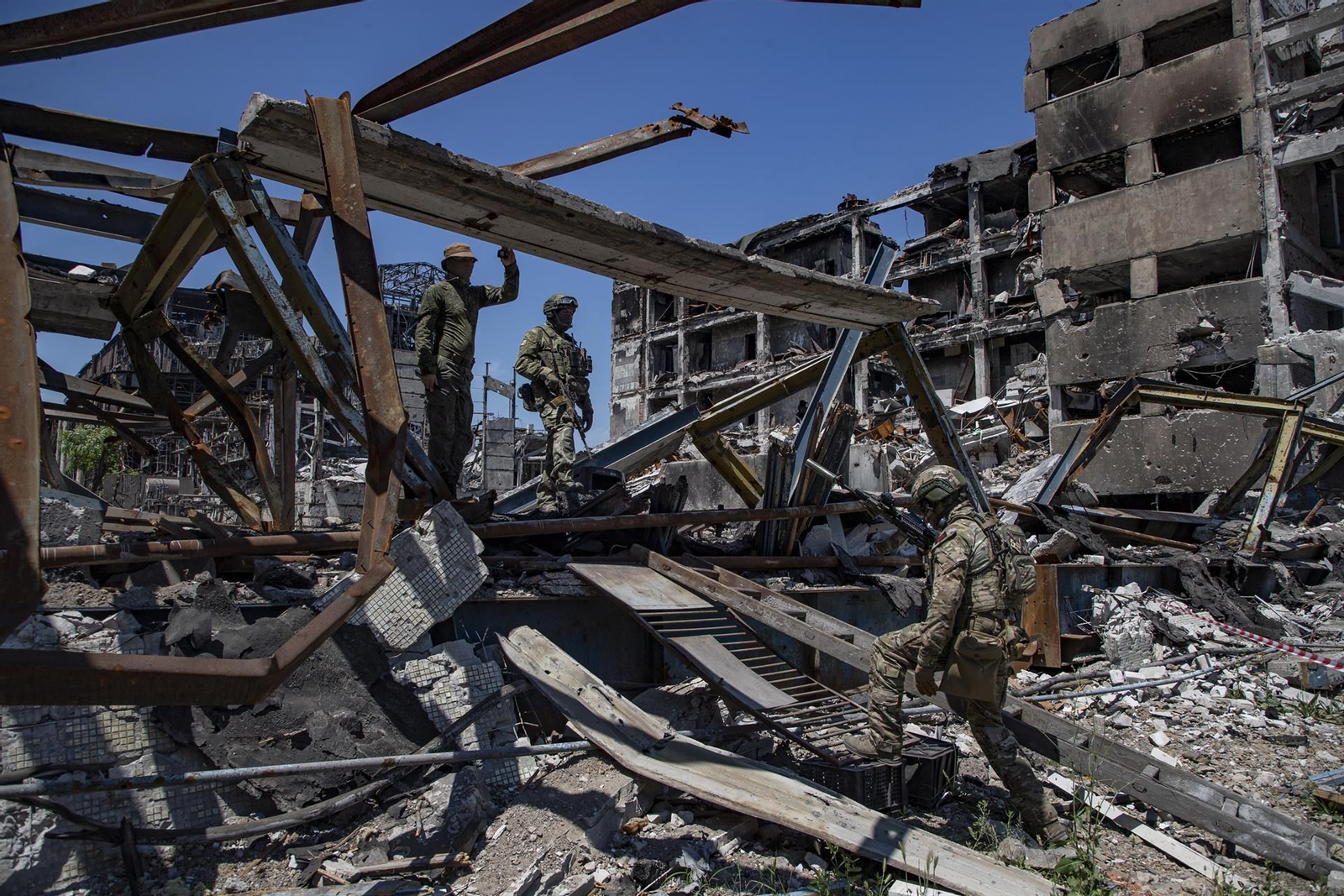 Más de 10.000 residentes de la ocupada Mariúpol, en el este de Ucrania, están en prisiones rusas