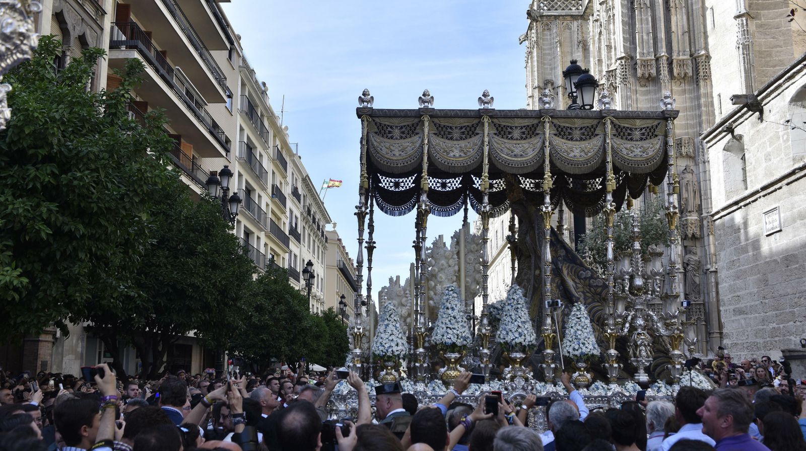 El regreso de la Virgen de los Ángeles tras su coronación, en imágenes