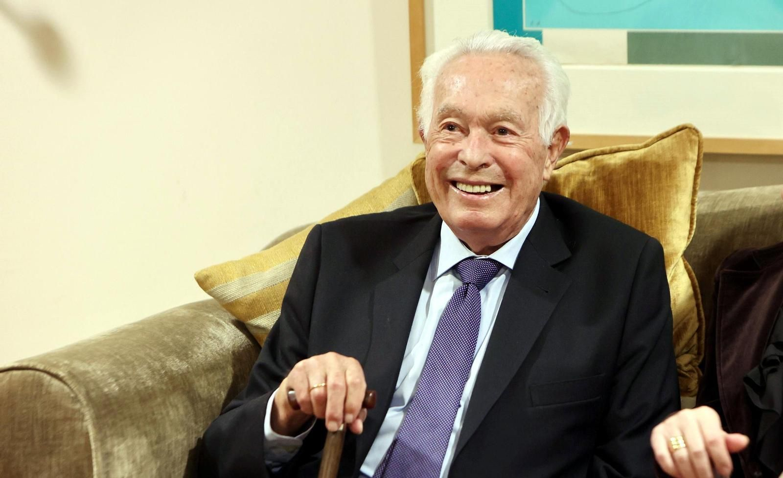 Curro Romero fotografiado en Sevilla.