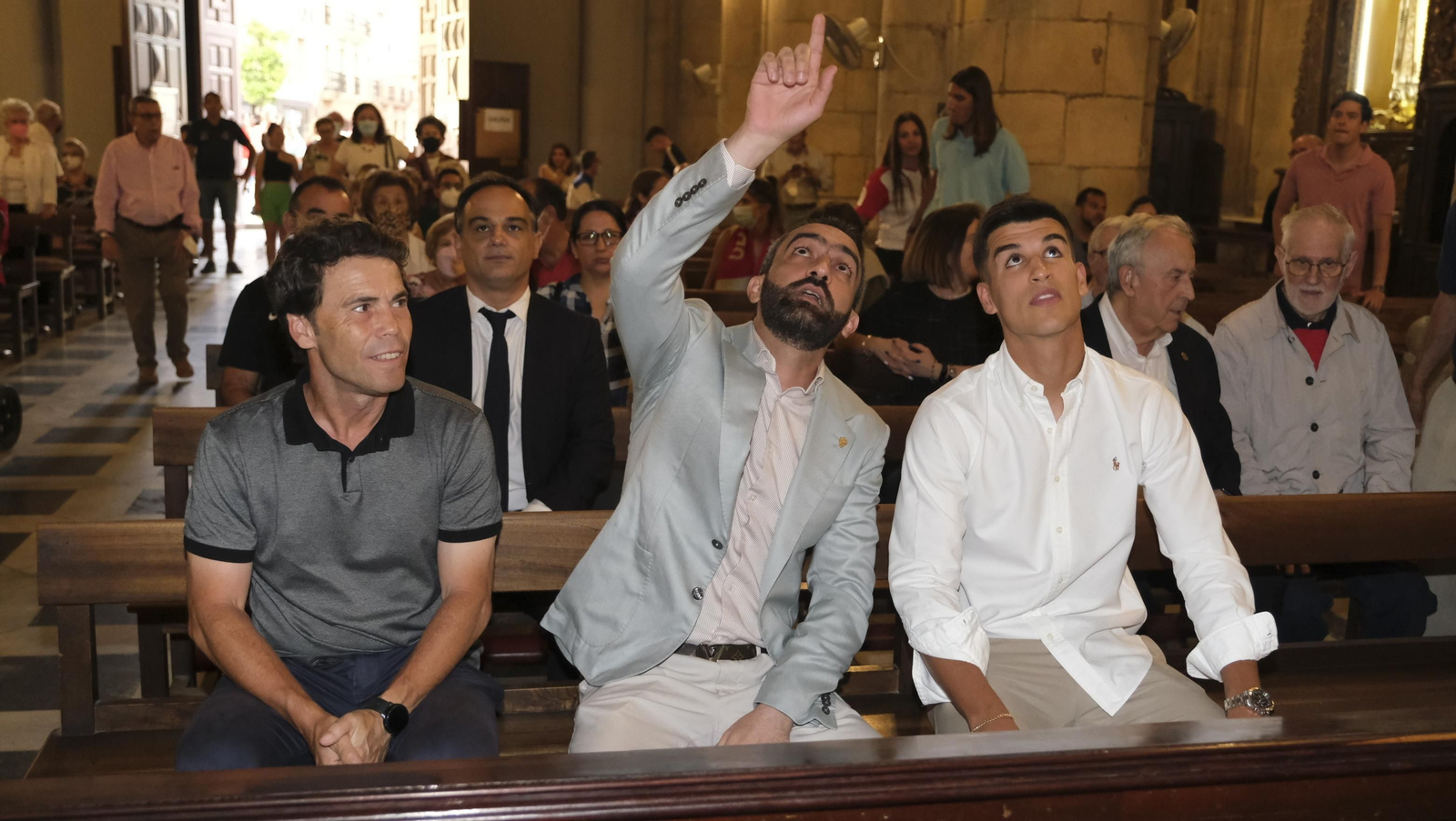 Ofrenda de la U.D. Almería a la Virgen del Mar, por el ascenso a la Liga Santander de Fútbol
