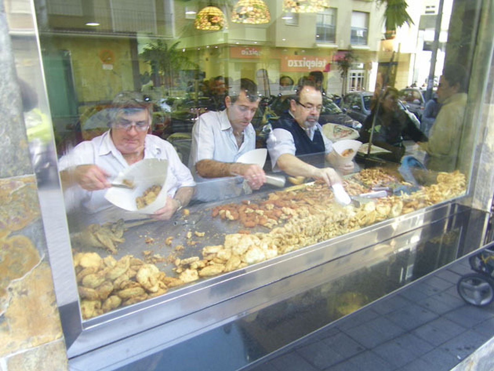 El freidor de Las Flores a pleno rendimiento