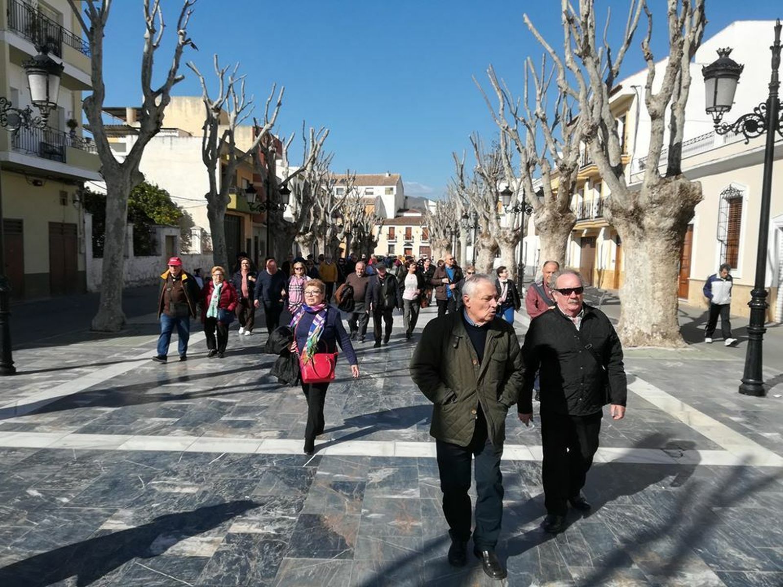 Turistas durante este pasado fin de semana en Berja.