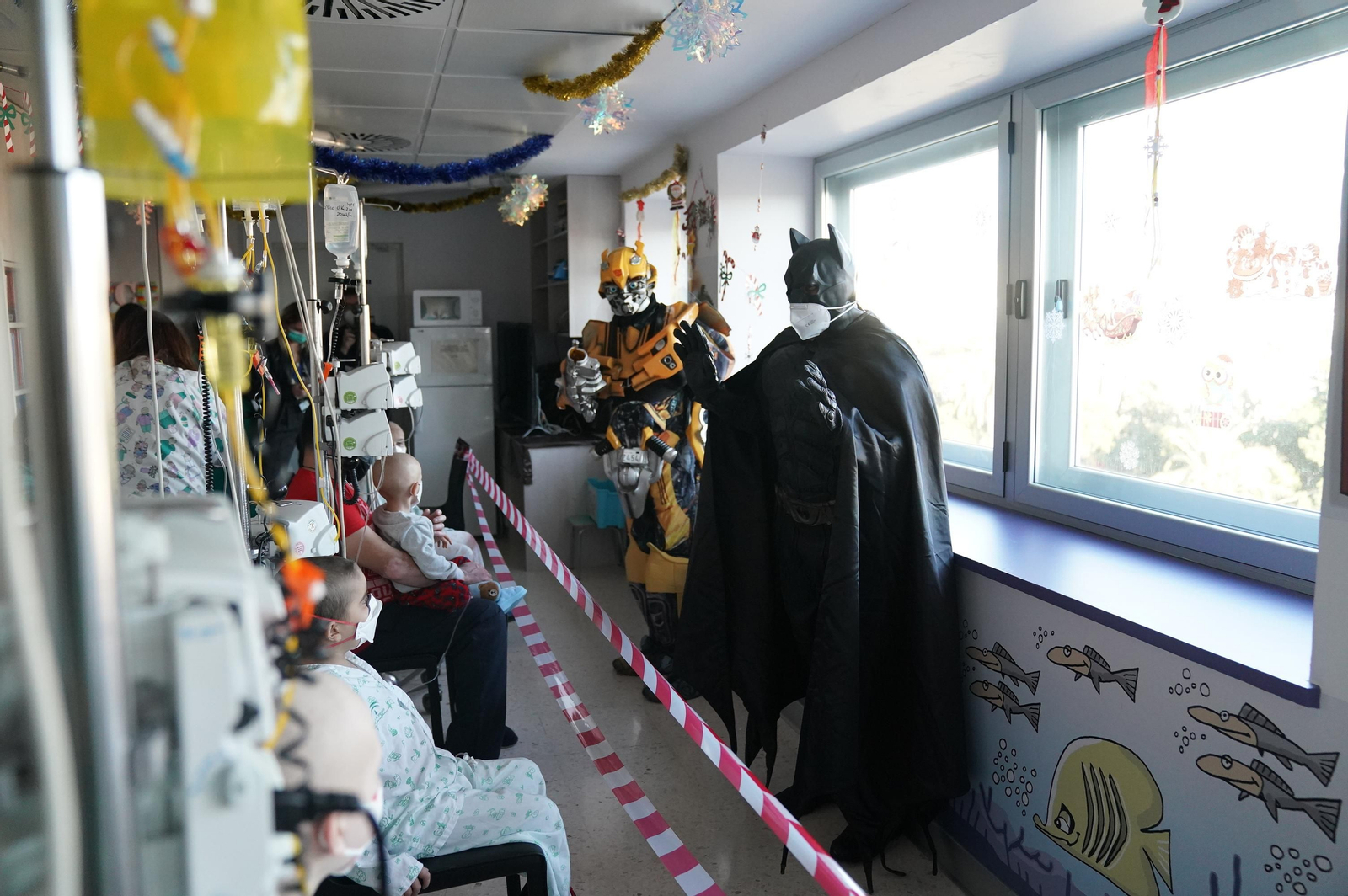 Fotos de Spiderman en el Hospital Materno de Málaga Fotos de Spiderman en el Hospital Materno de Málaga