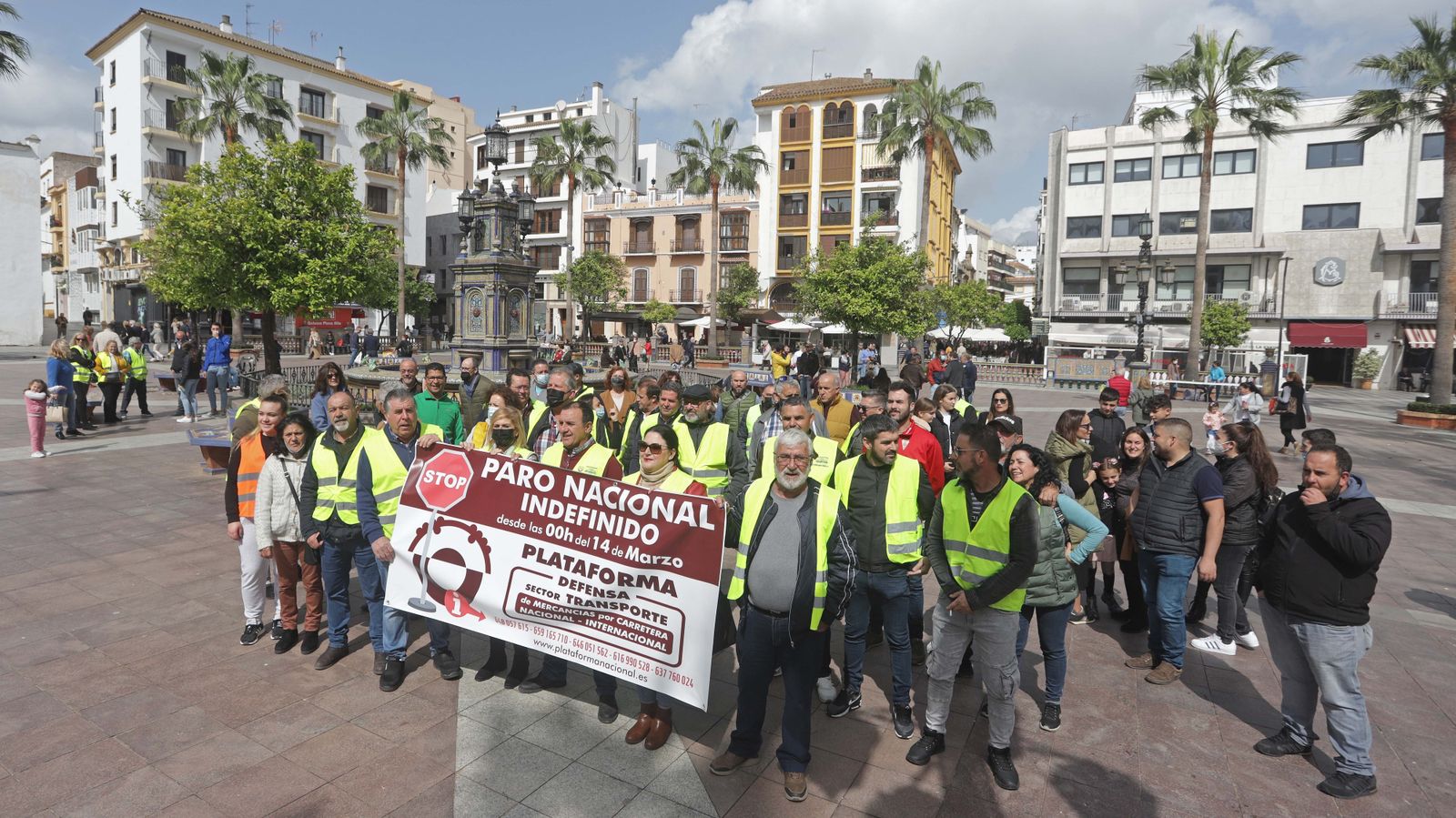 Fotos de la concentración de camioneros en la Plaza Alta de Algeciras