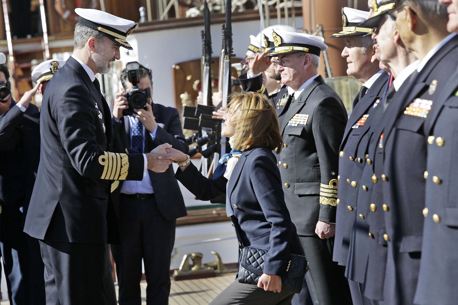 Visita de los Reyes al Juan Sebastián de Elcano