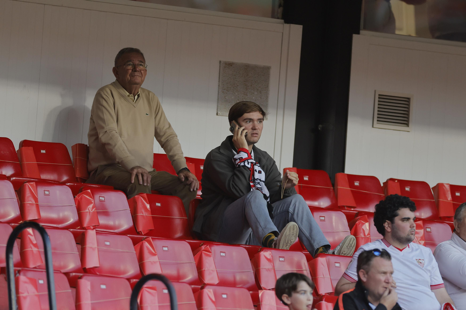 Búscate en las fotos del Sevilla-Betis