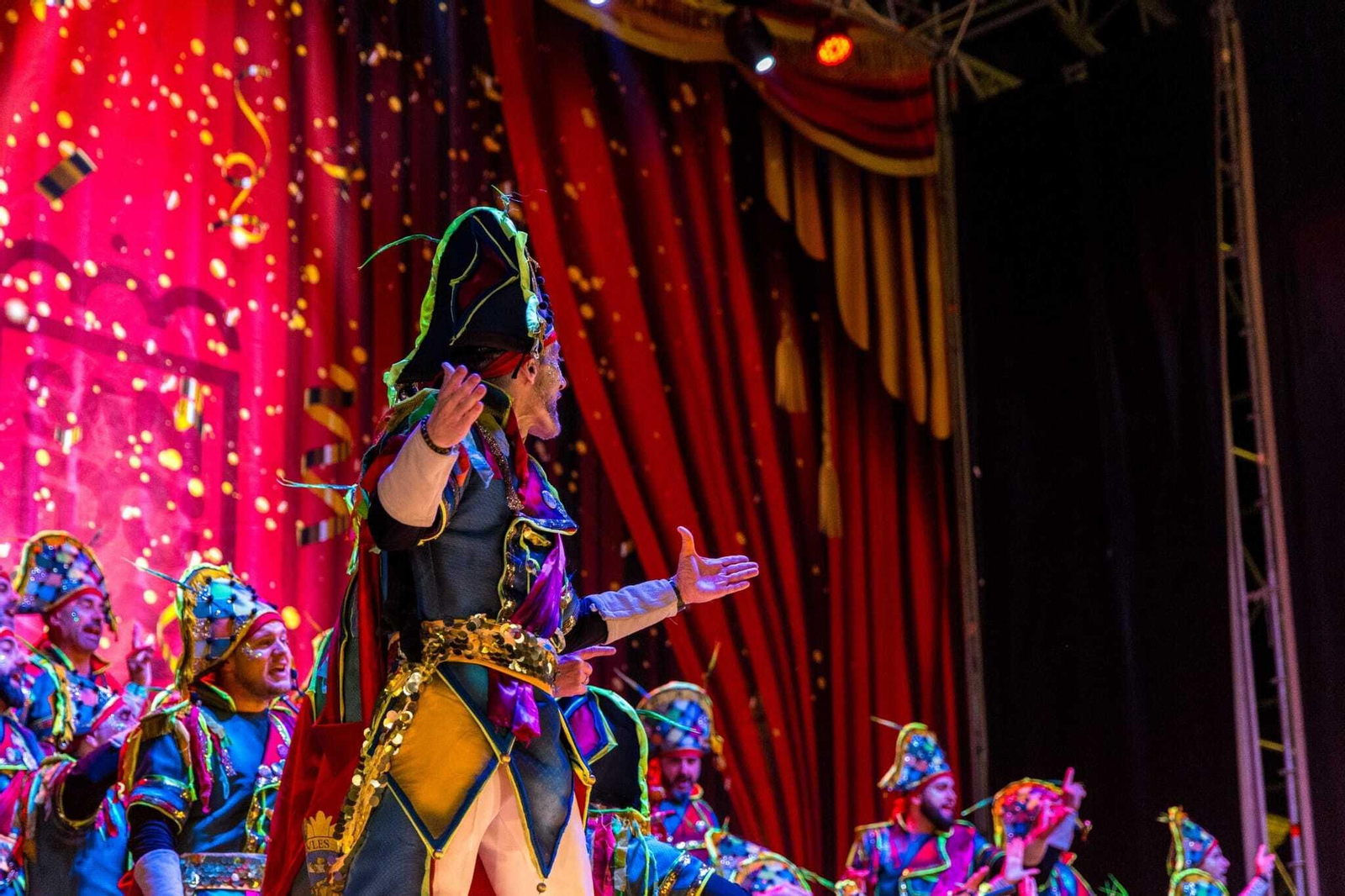 La noche de coros (y otras agrupaciones) en el Carnaval de San Fernando, en imágenes.