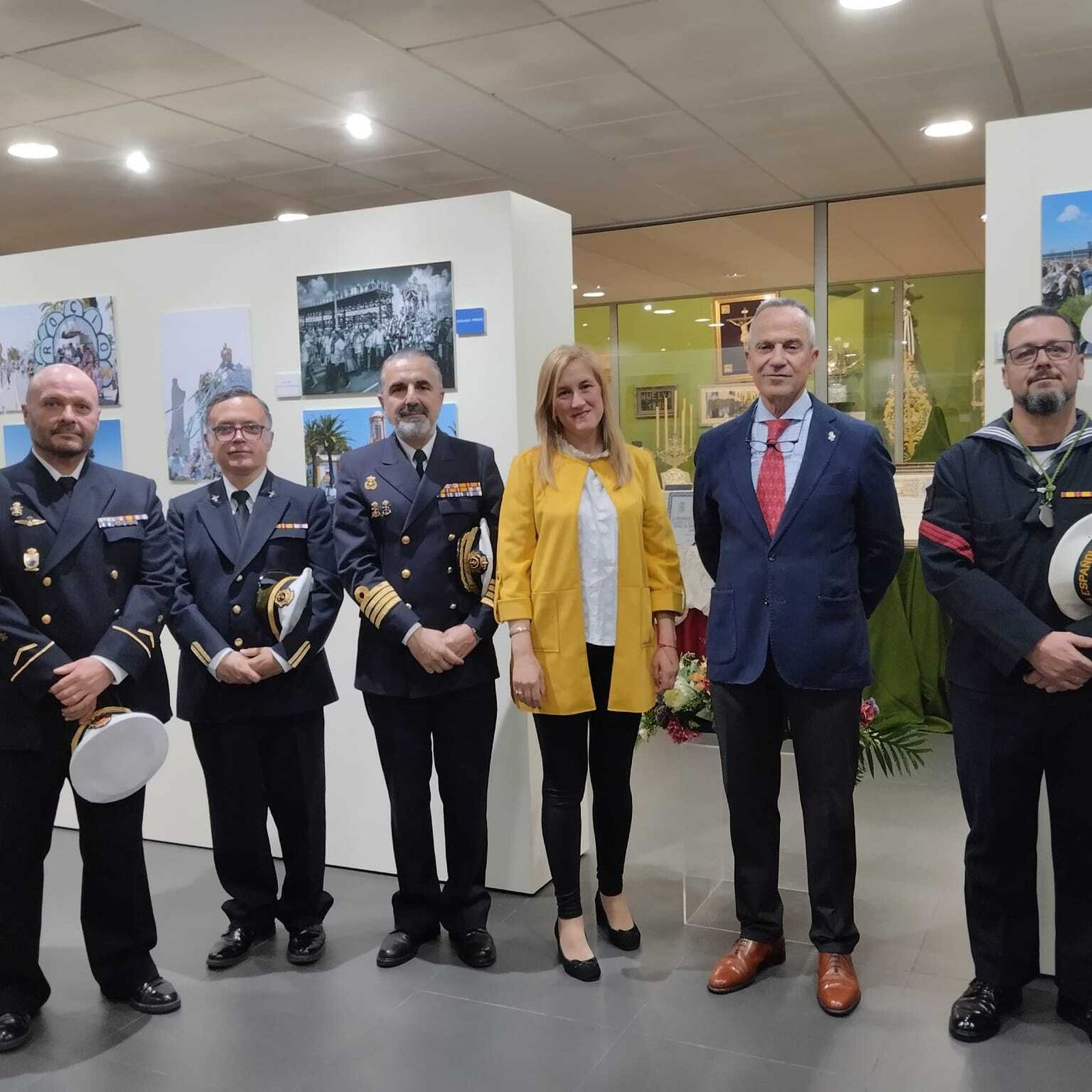 La representación de la Armada Española en la Hermandad del Rocío de Huelva.