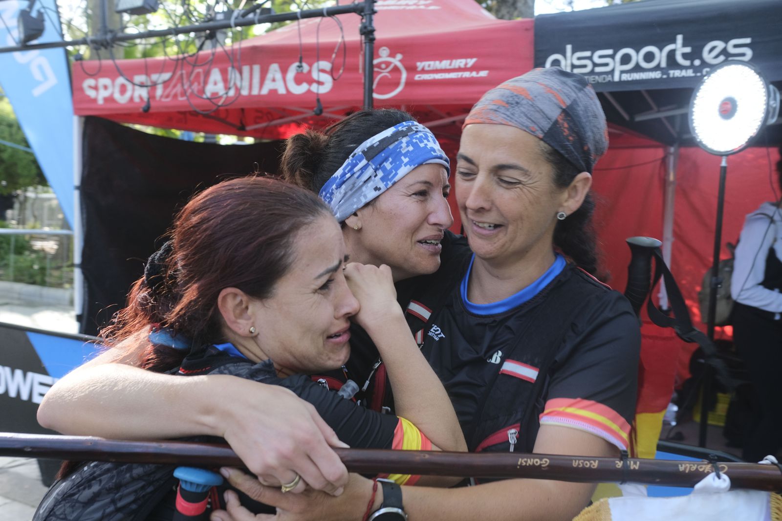 Cierre de la meta de los 101 kilómetros de la Legión, en fotos.