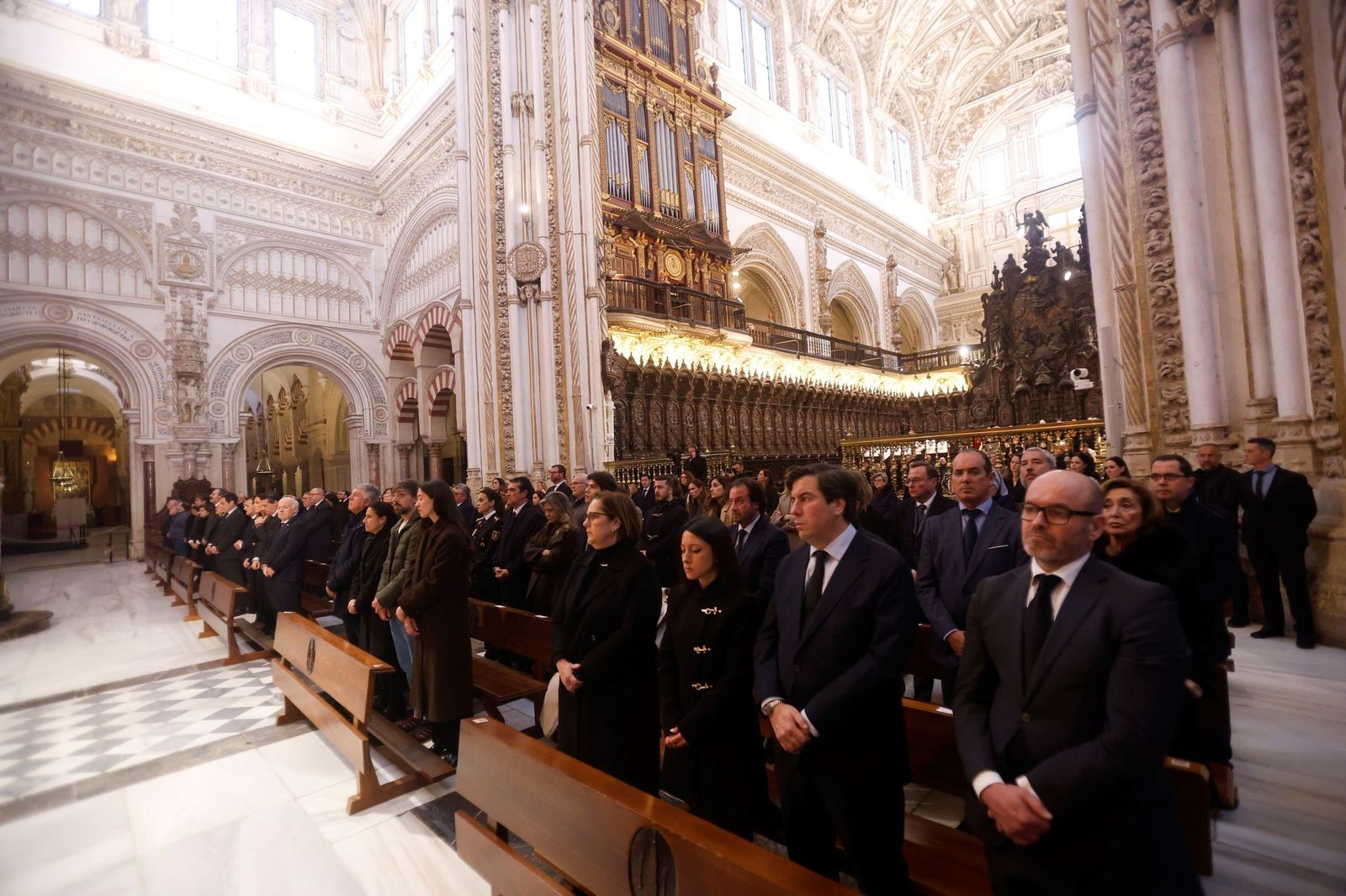 Las imágenes del funeral en Córdoba por las víctimas de la tragedia de Adamuz