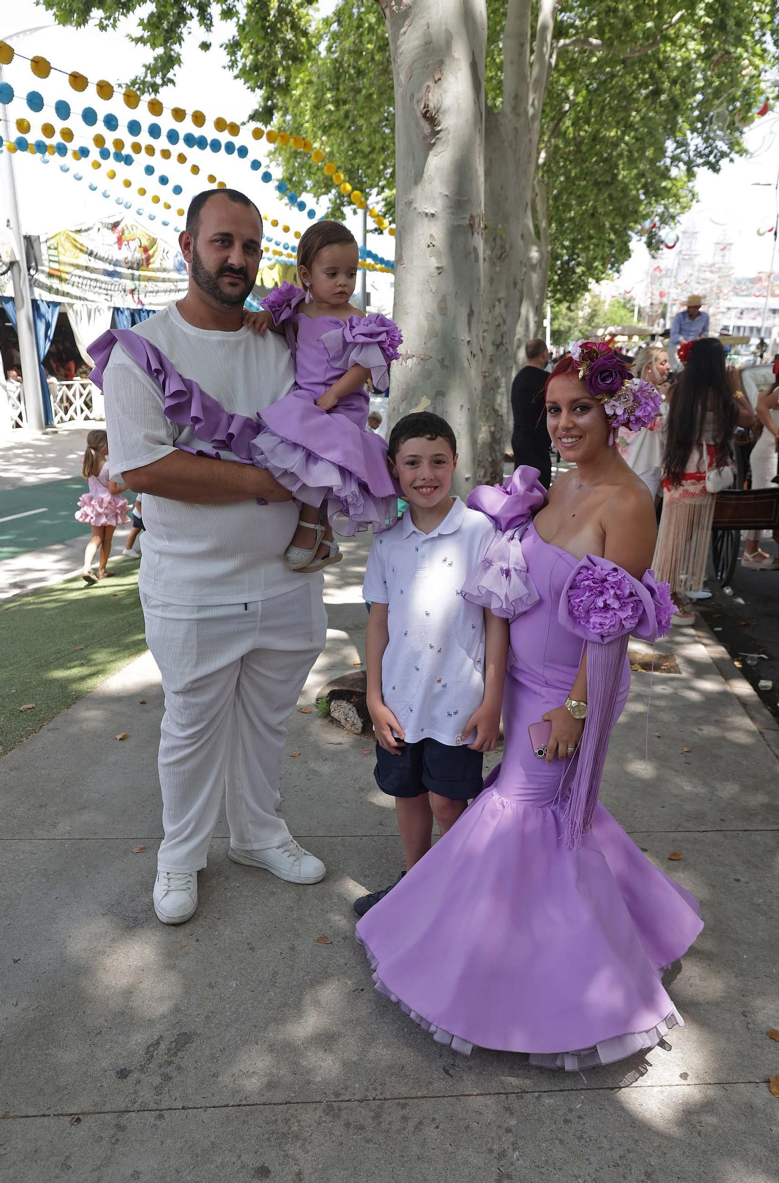 Búscate en las fotos del Domingo por Sevillanas de la Feria Real de Algeciras 2025