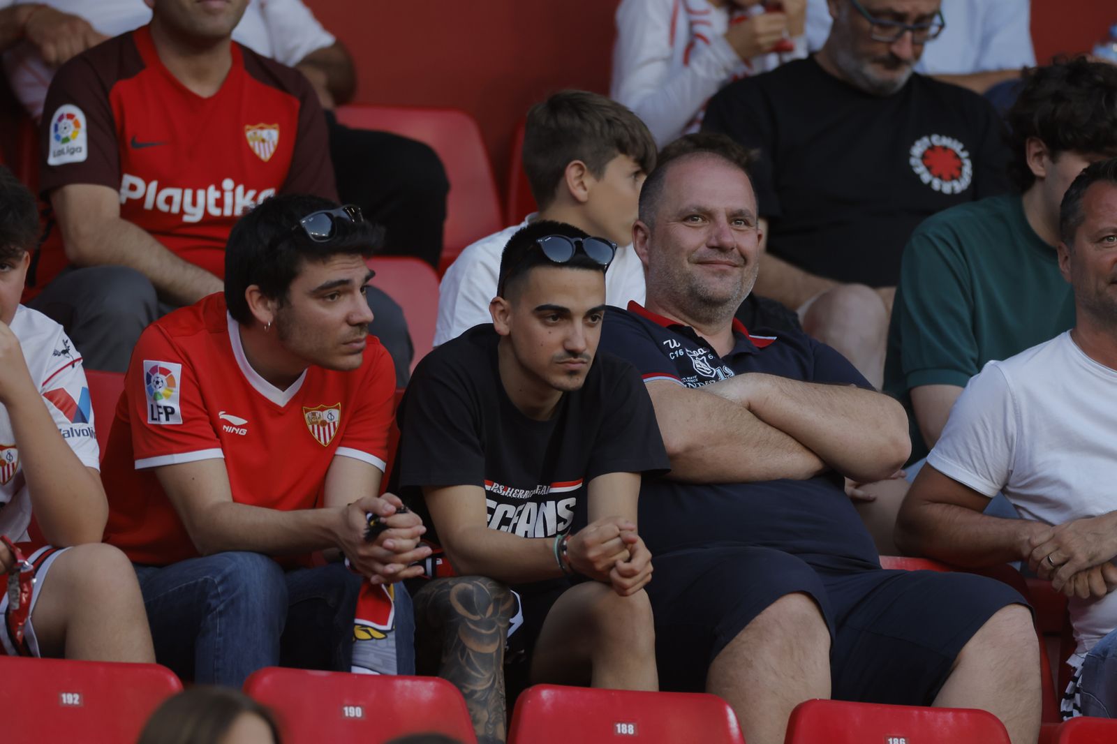 Búscate en las fotos del Sevilla -Villarreal