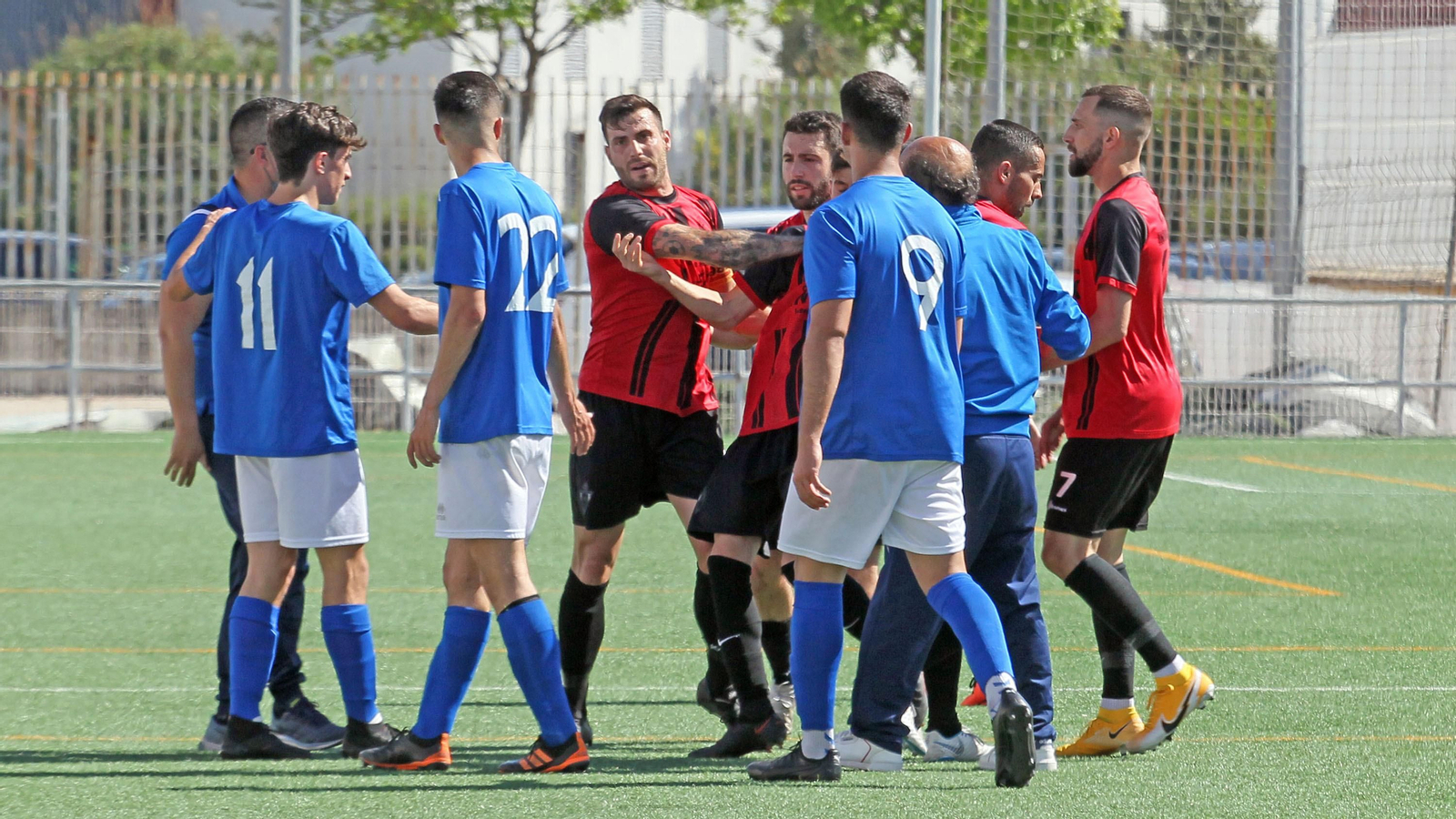 Bronca en La Granja entre Xerez DFC B y el Chiclana Industrial CF Bronca en La Granja entre Xerez DFC B y el Chiclana Industrial CF