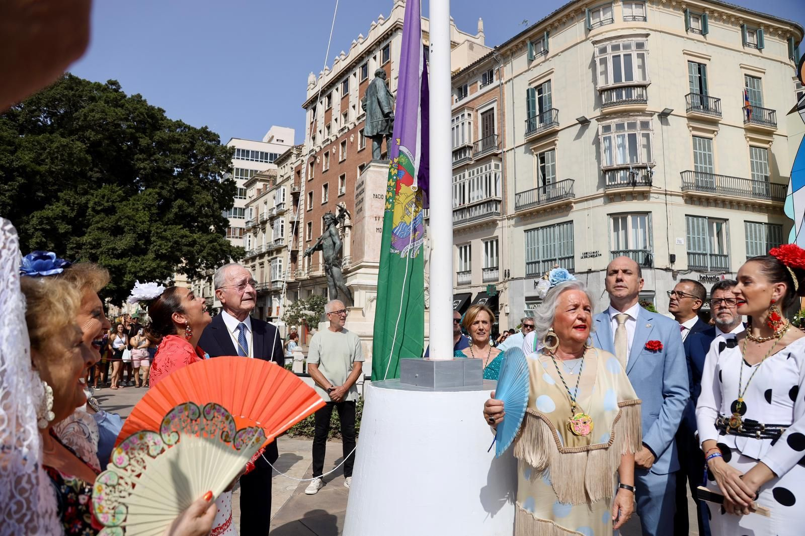 La Romería al Santuario de la Victoria que inicia la Feria de Málaga, en fotos