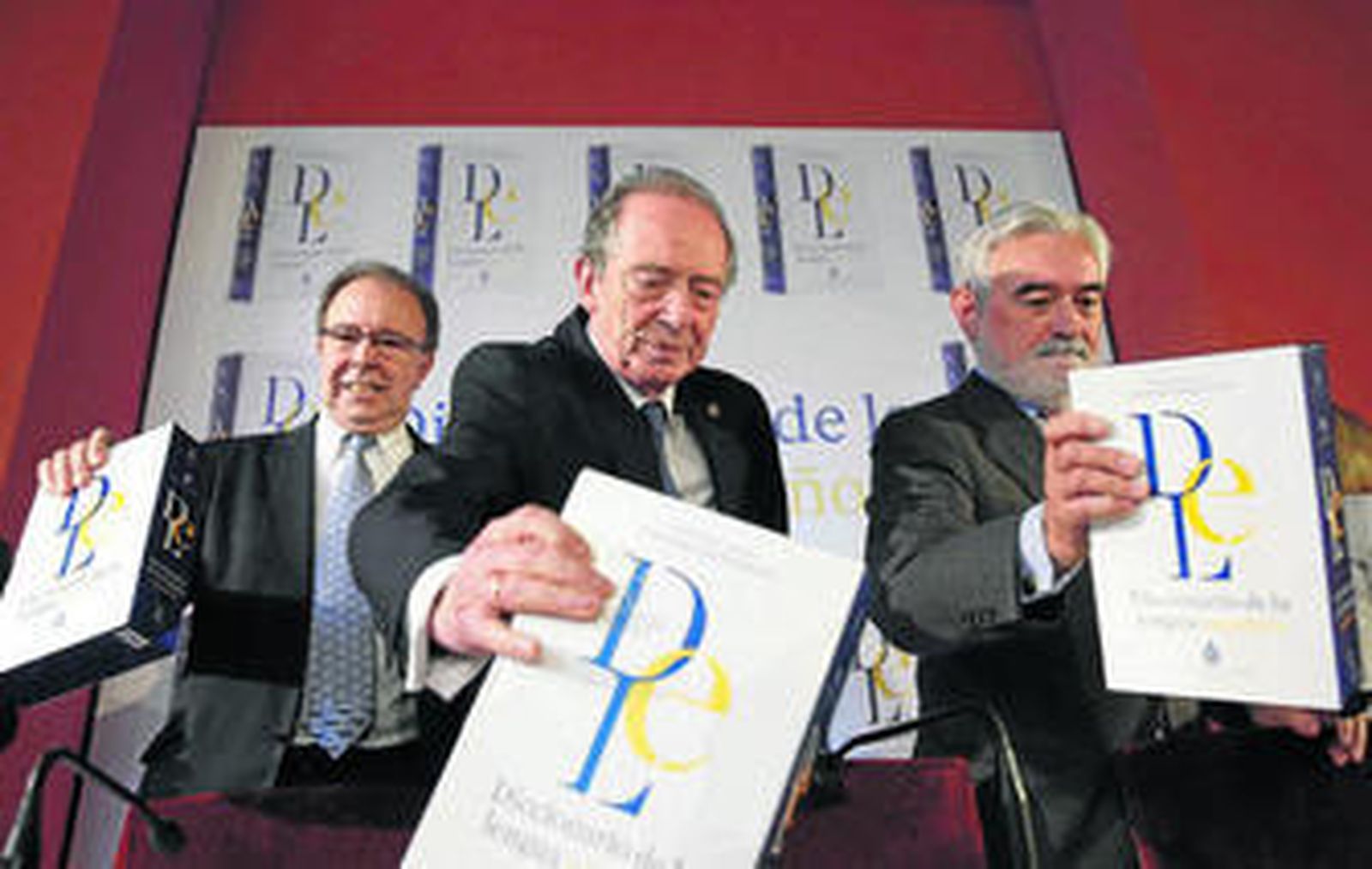 De izquierda a derecha, Pedro Álvarez de Miranda, José Manuel Blecua y Darío Villanueva.