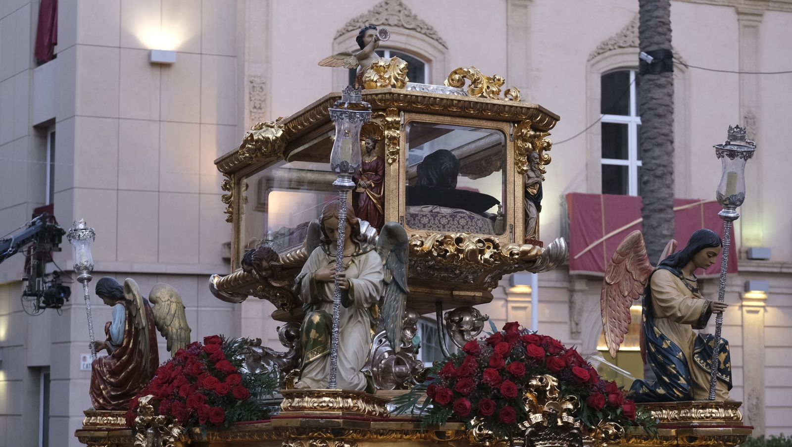 Procesión del Santo Entierro en Almería, en imágenes