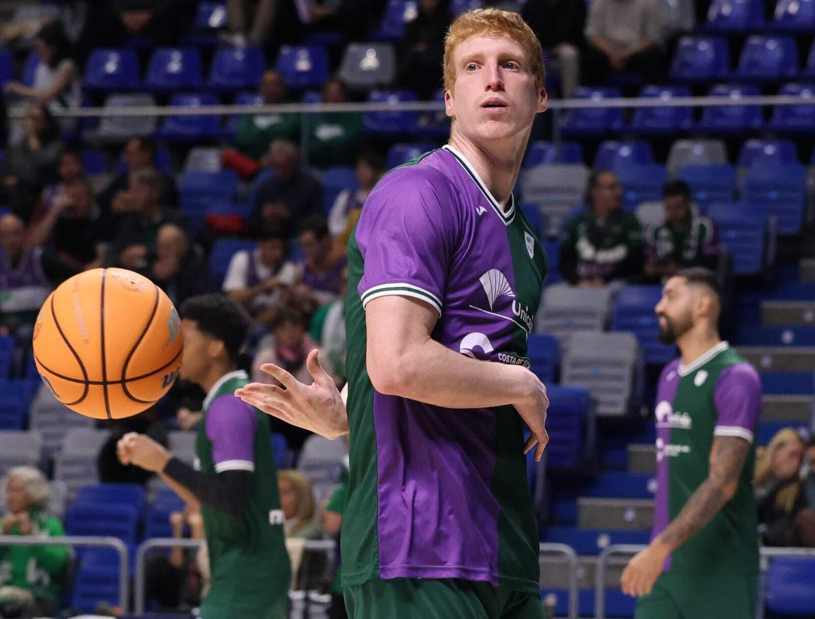 Alberto Díaz, en el calentamiento ante Cholet