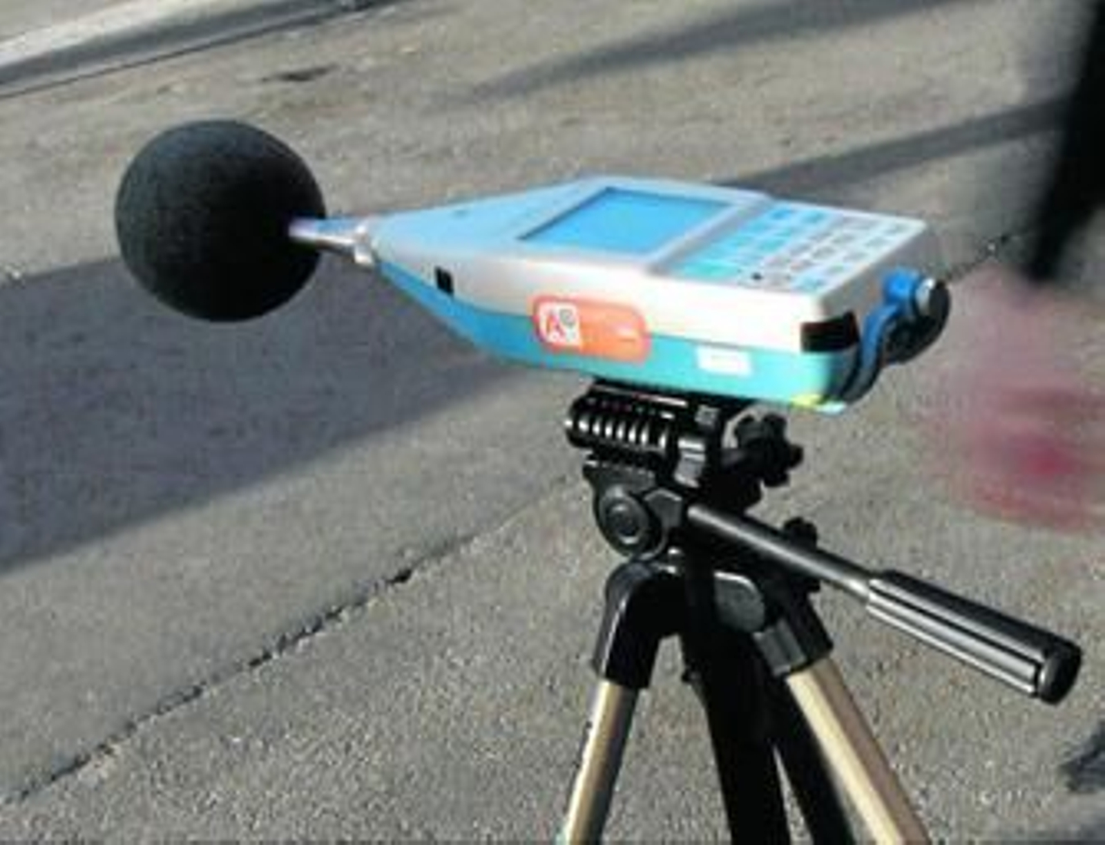 Imagen de un sonómetro, que es el aparato que se emplea para medir el sonido.