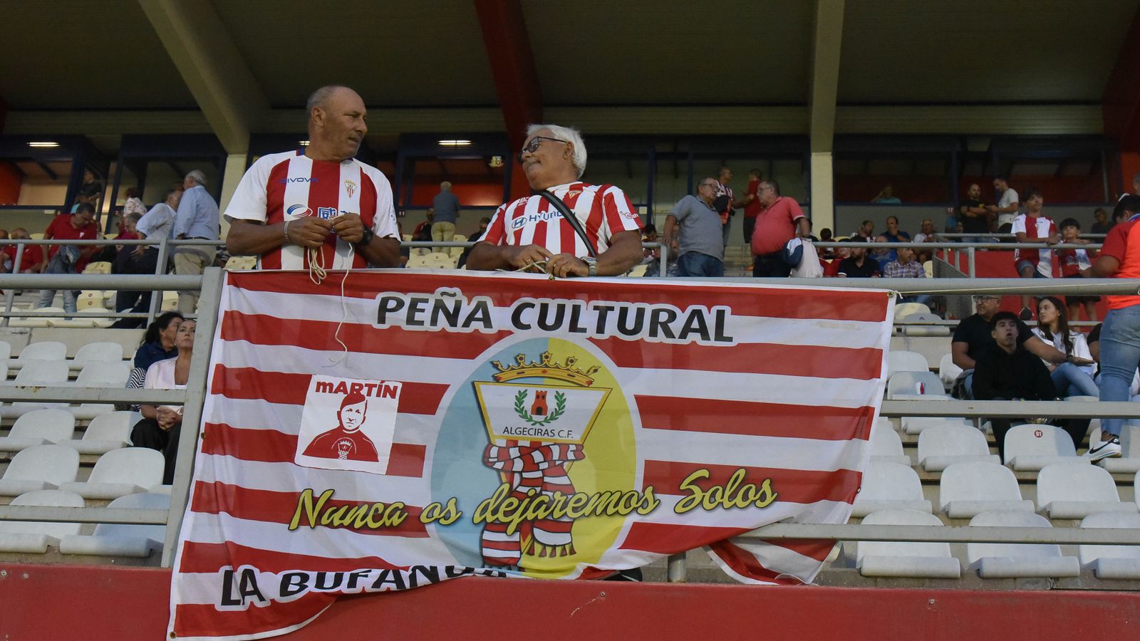 Las fotos del ambiente en el  Algeciras CF - San Fernando CD de la primera jornada.