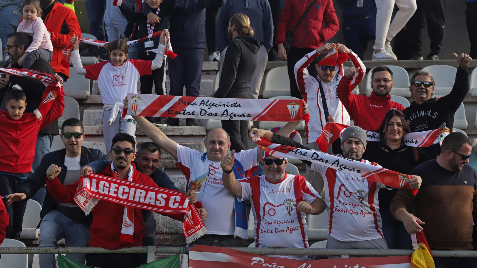 Fotos de la afición en el Nuevo Mirador