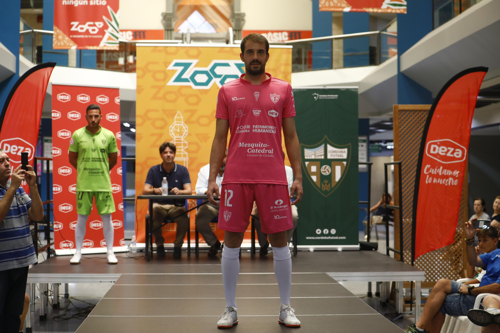 La presentación de las nuevas equipaciones del Córdoba Futsal, en imágenes