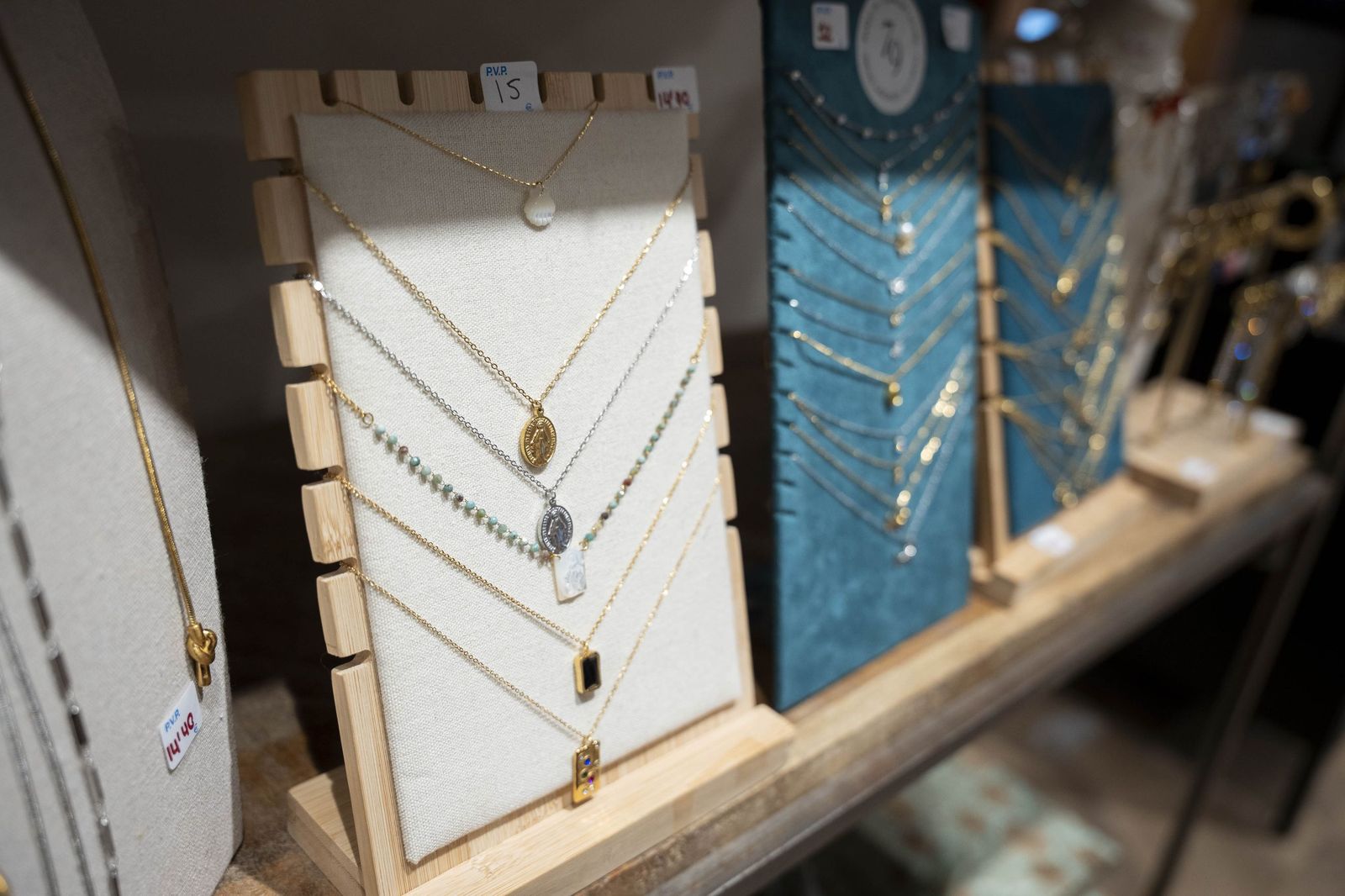 Tres comercios del centro de Almería lanzan un sorteo especial por San Valentín