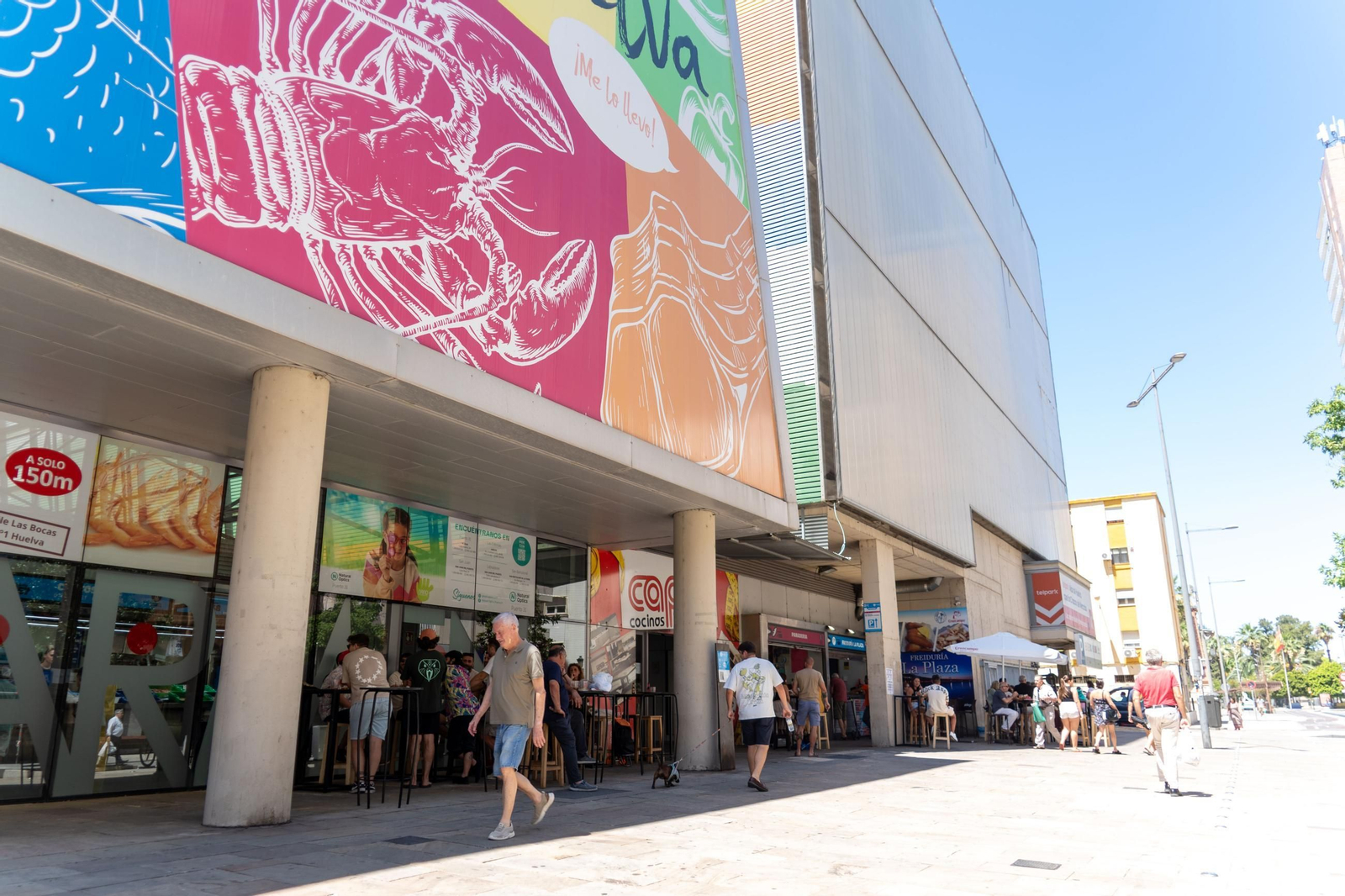 La Plaza del Mercado de Huelva, animado rincón de la vida cotidiana