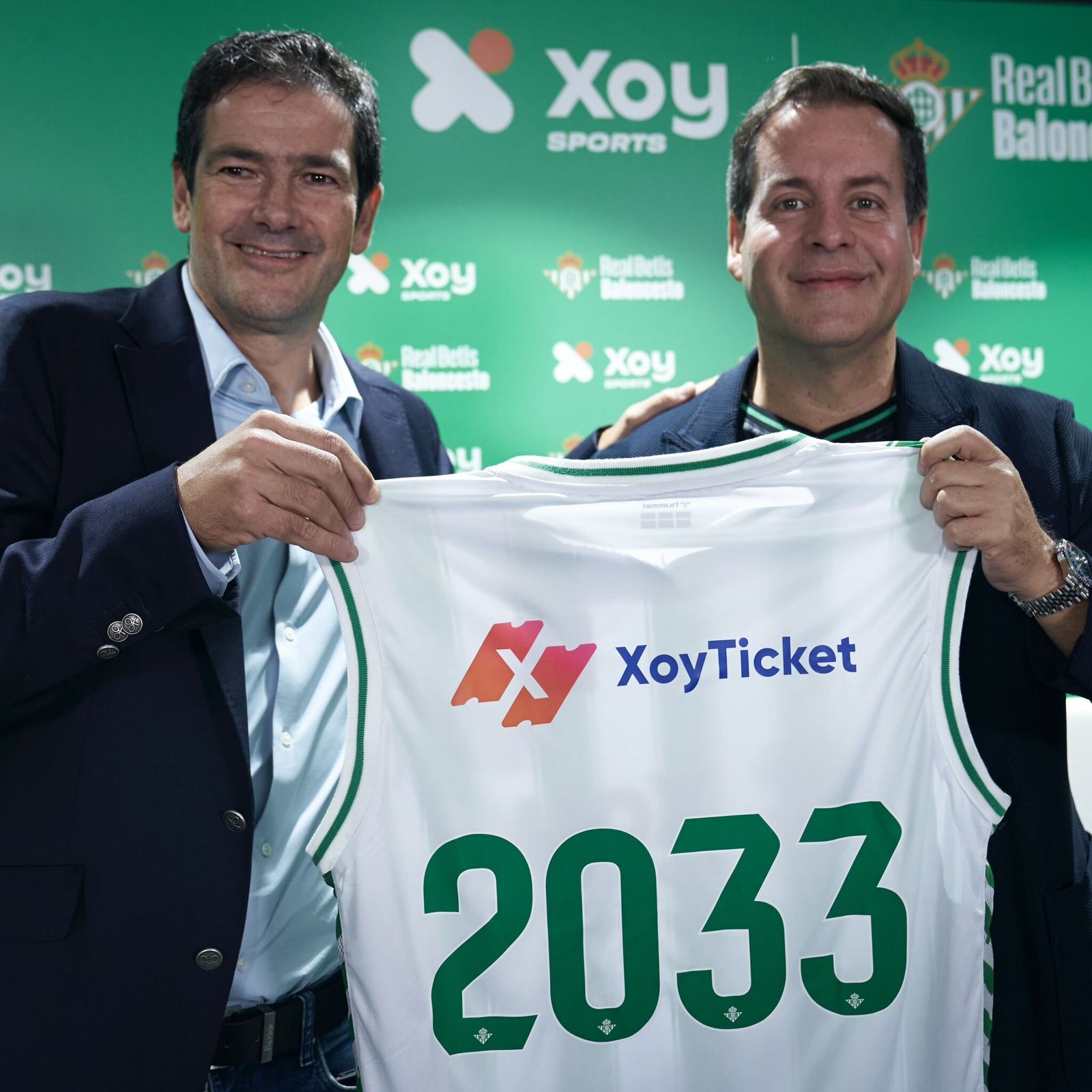 Ramón Alarcón y Carlos lazo el día de la presentación del acuerdo.