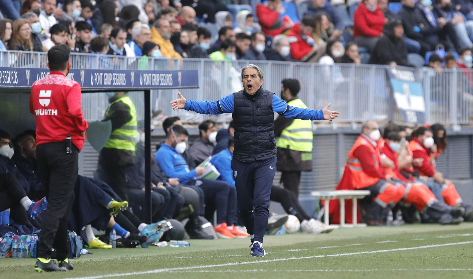 Natxo González, durante el Málaga CF-Huesca. Natxo González, durante el Málaga CF-Huesca.