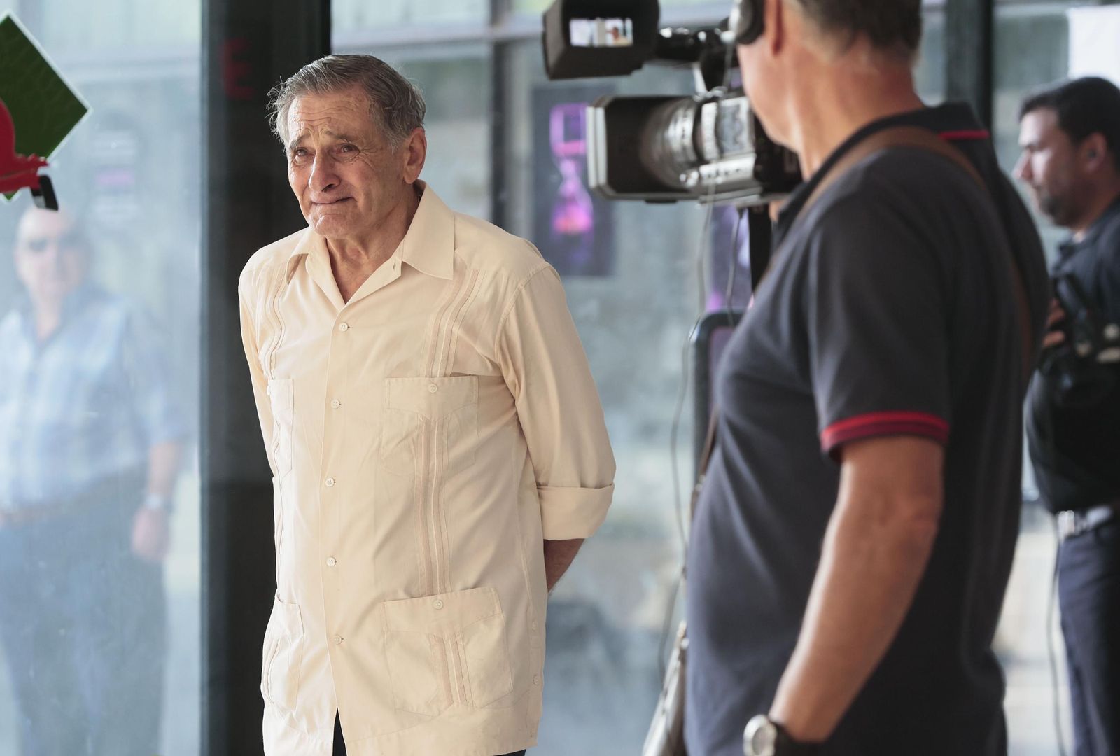 Las imágenes de la capilla ardiente de Paco Camino en el ayuntamiento de Camas