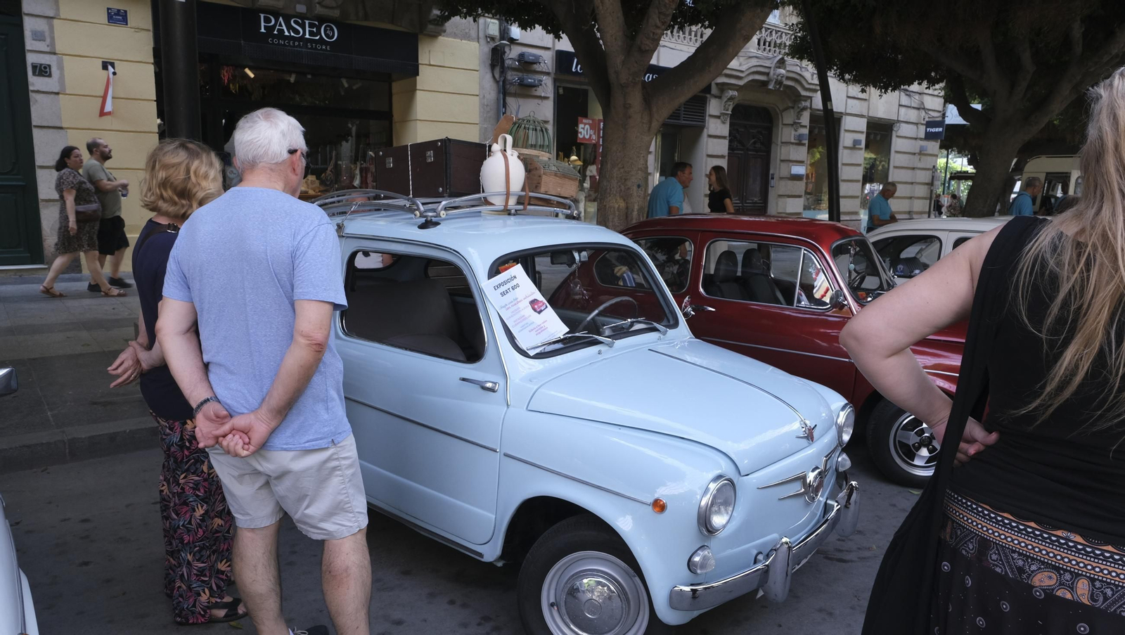 Los Seat 600 y los Mini en la Feria de Almería 2024, en imágenes