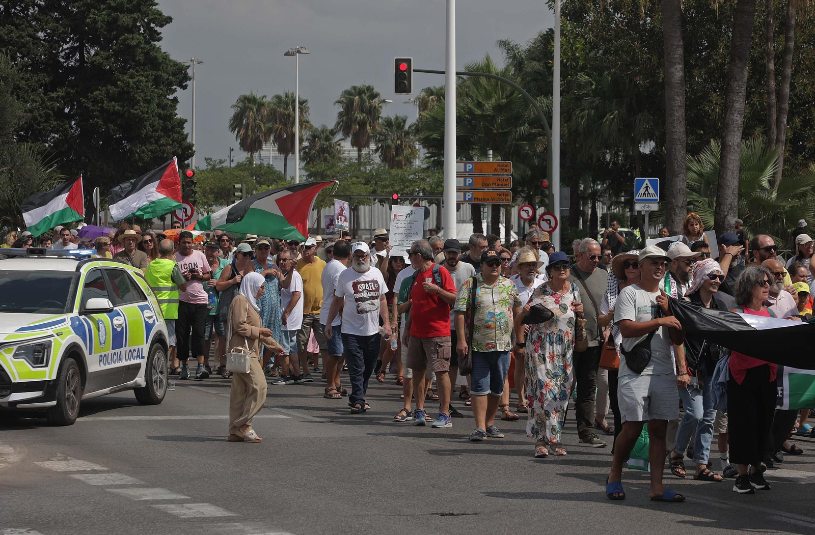 Fotos de la manifestación contra el uso del Puerto de Algeciras, para las operaciones de abastecimiento de Israel en la guerra con Gaza