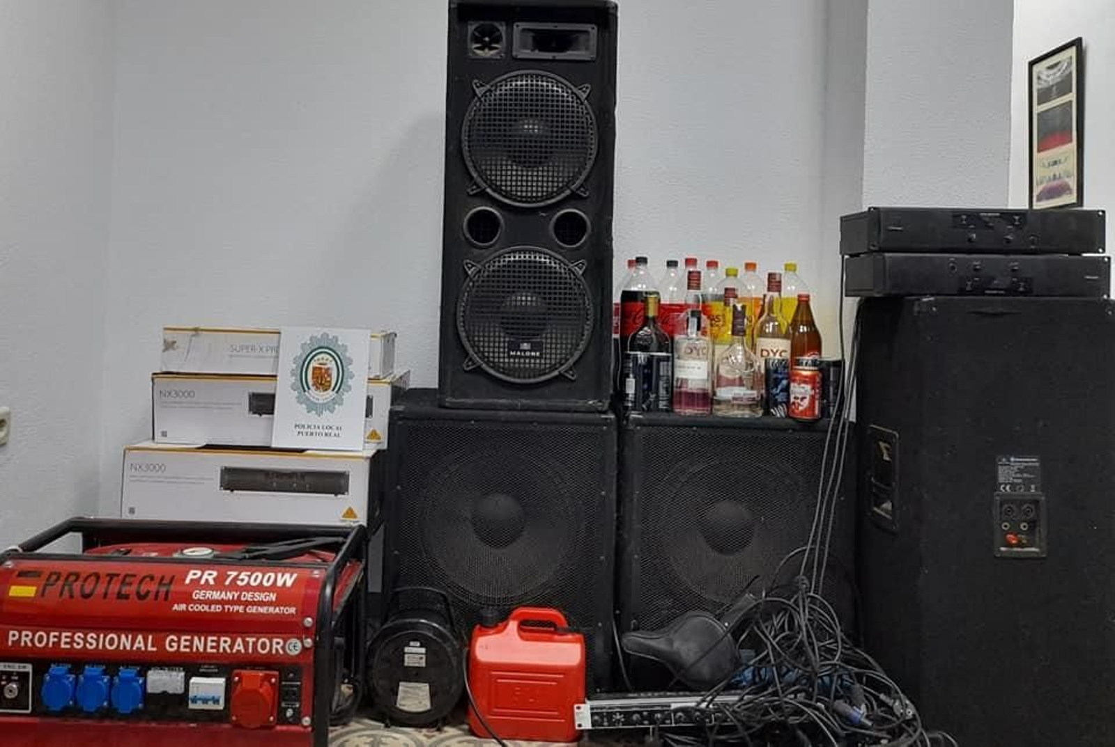 Parte del material requisado por la Policía Local de Puerto Real