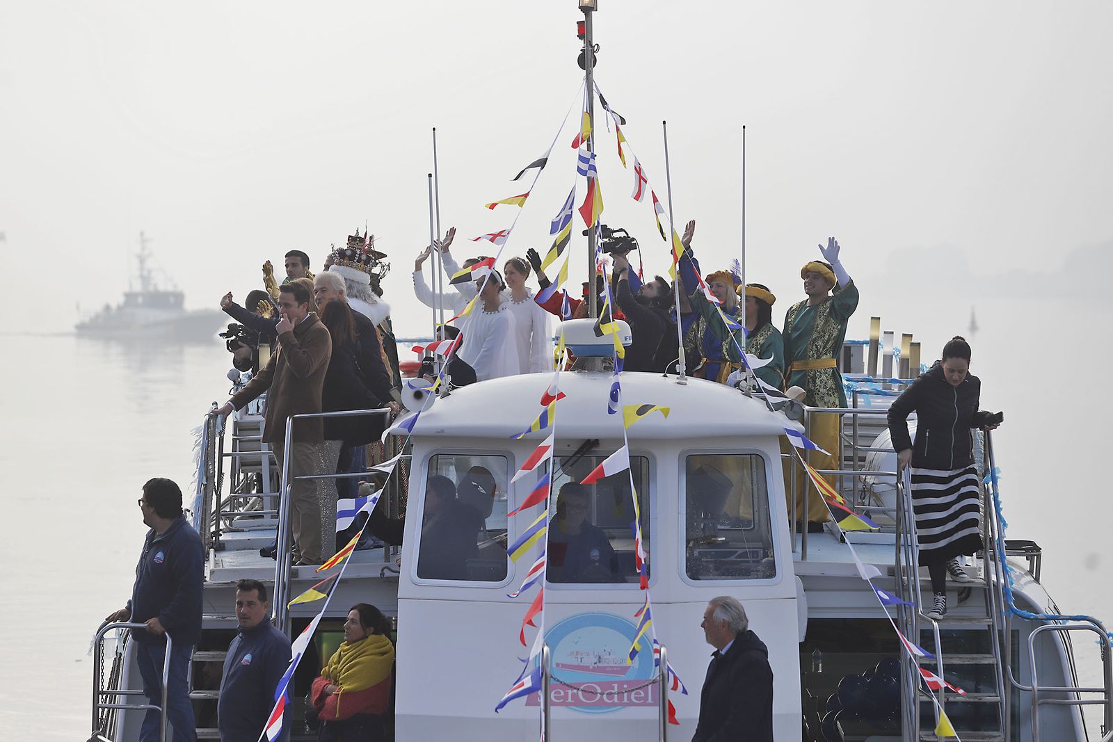 Imágenes de la mágica llegada de los Reyes Magos y la Estrella de la Ilusión a Huelva en barco