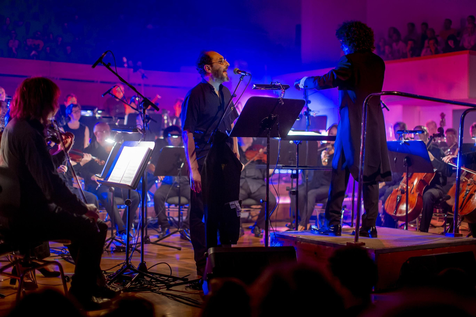 El universo sinfónico de la OCG se alineó con Los Planetas ayer en el auditorio Manuel de Falla.