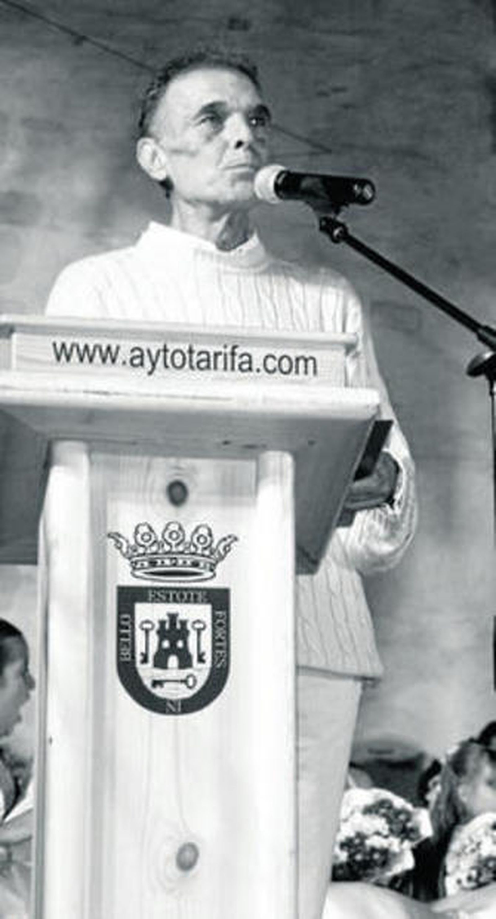Tomás Picó, durante el pregón de la Feria de Tarifa en 2007.