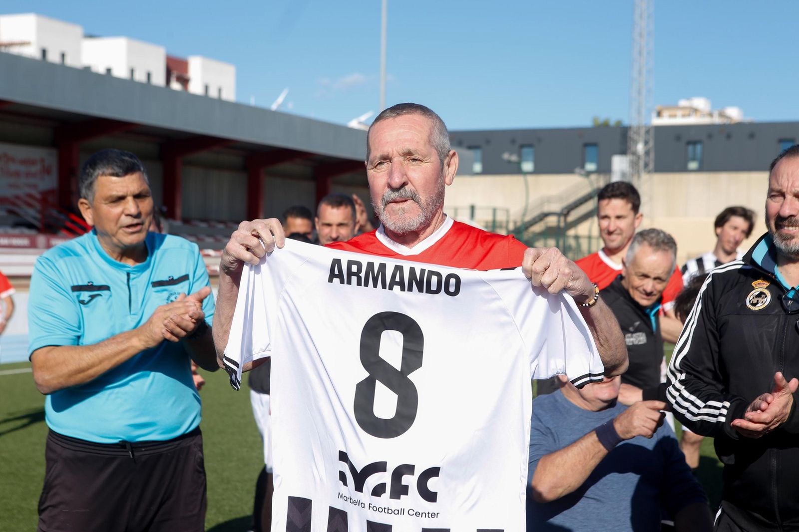 Las fotos del homenaje al exfutbolista sanroqueño Armando Hernández