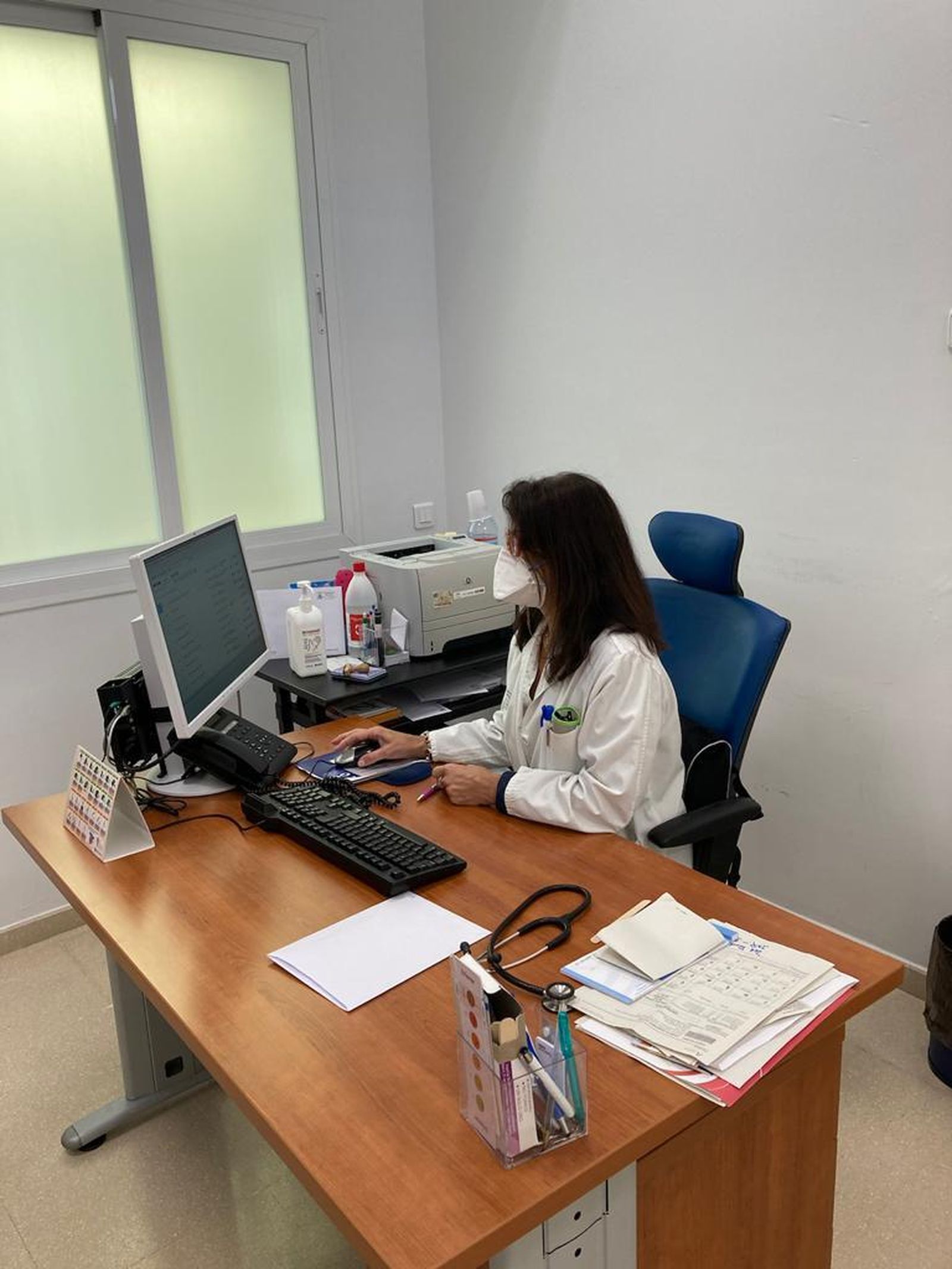 Carmen Ruda, médico de Atención Primaria en el Consultorio de Fuentes de Andalucía.