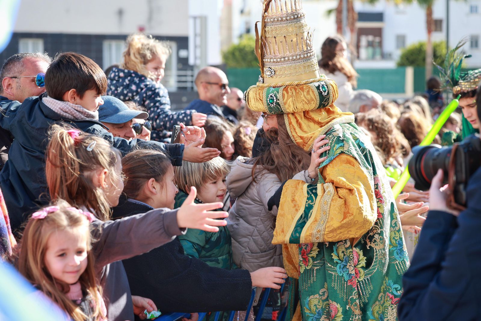 Las imágenes de la visita de los Reyes Magos a Cádiz