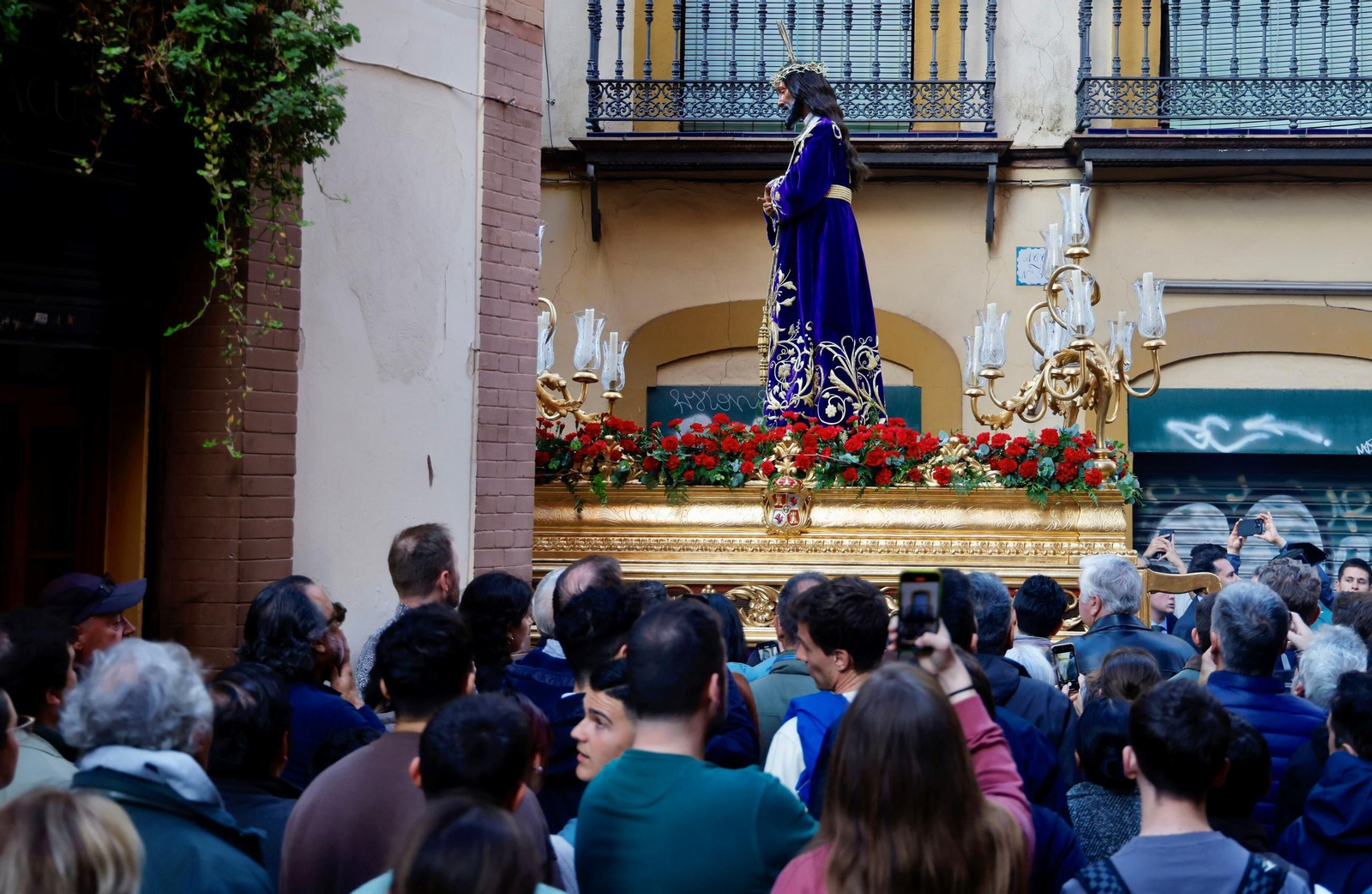 El Cautivo de San Ildefonso, en la procesión de este viernes. El Cautivo de San Ildefonso, en la procesión de este viernes.