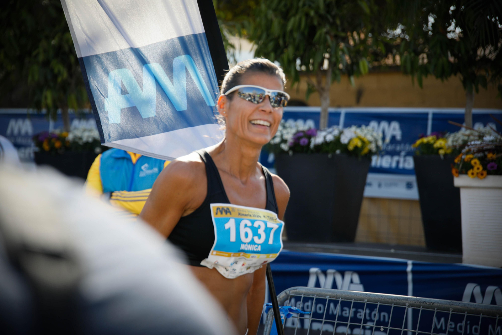 Imágenes de la llegada de la Media maratón Ciudad de Almería